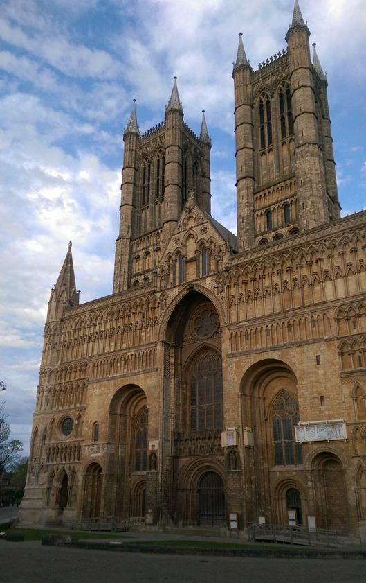 The famous Lincoln cathedral which held the title of the world’s tallest building for 238 years.
