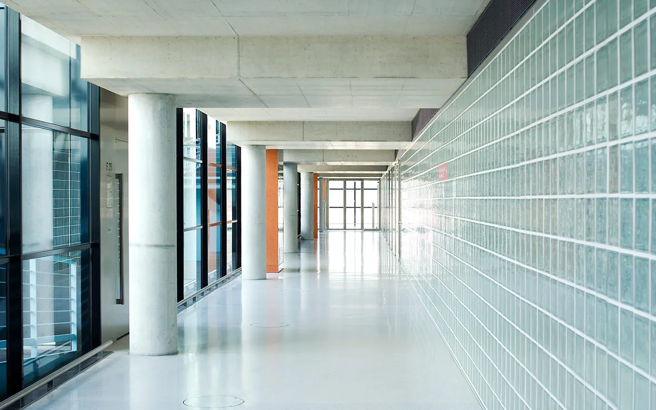 ubs_airport_web_02.jpg