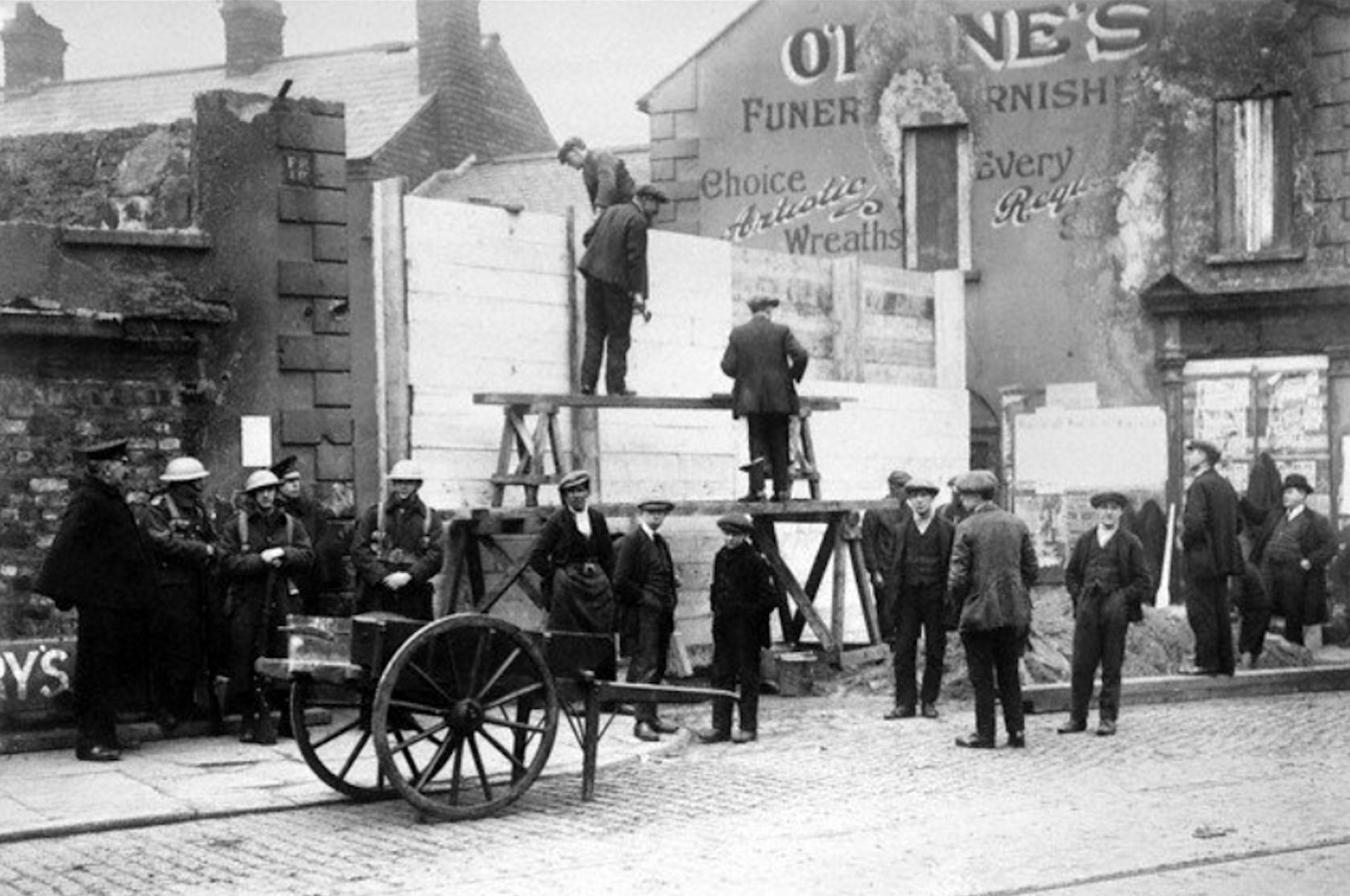 Barrier construction at corner of Seaforde St & Newtownards Road, Belfast, c. 1922