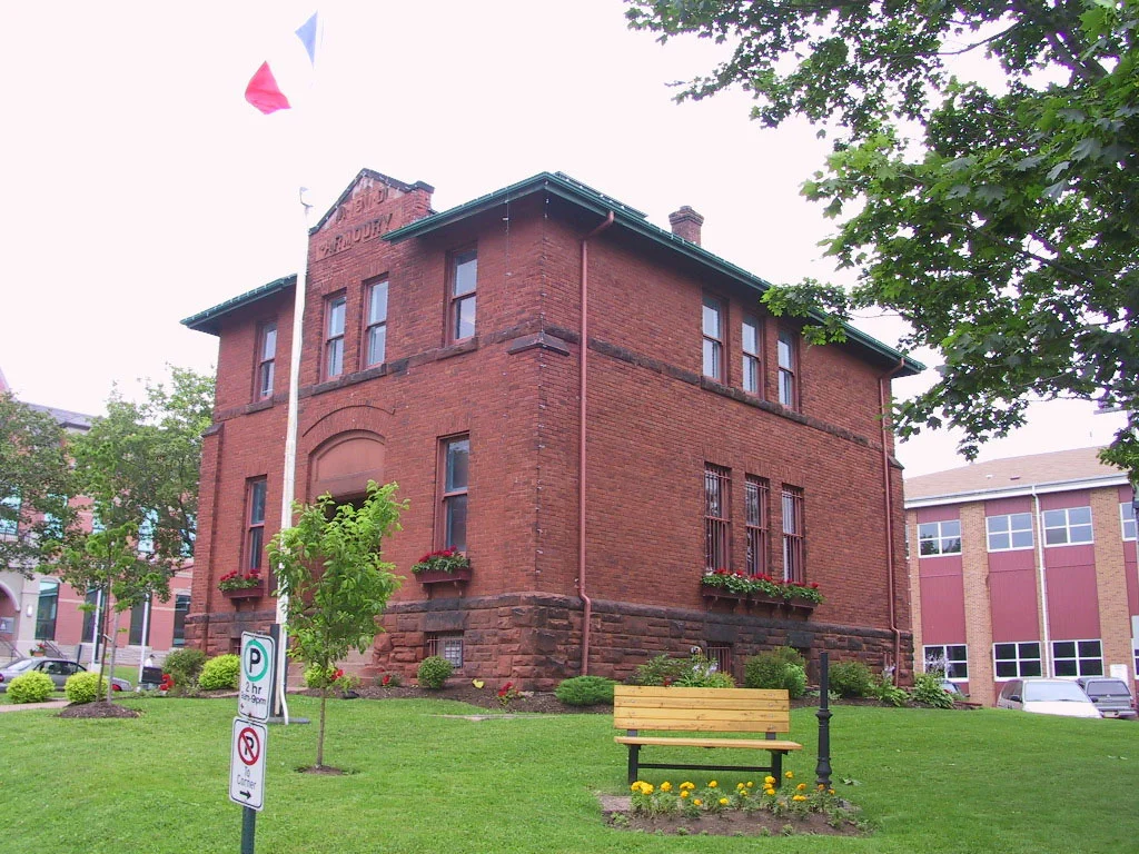 Armoury Summer 2004 by Paul MacWilliams.jpg