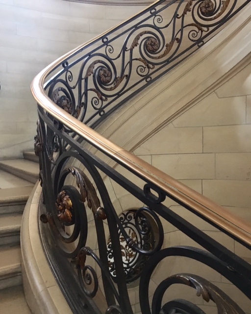stairwell in le Louvre