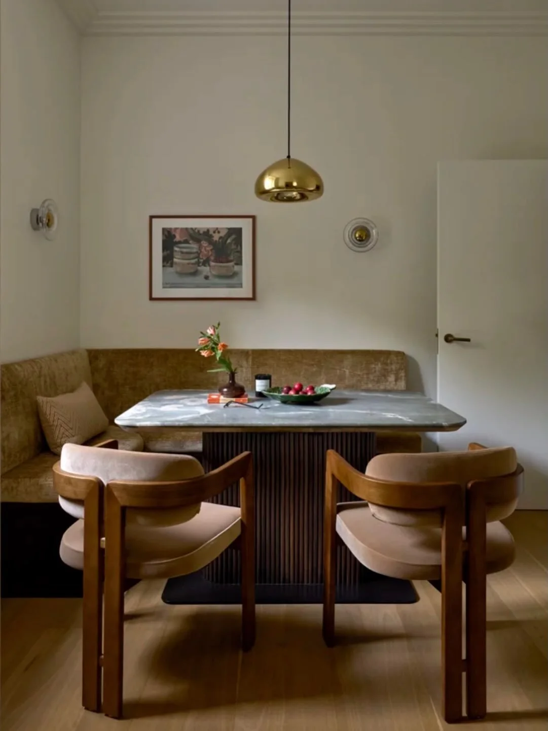 DINING &bull; not the largest of rooms but just enough space to create a wonderful dining area in the City apartment. Working with @sonabuild we designed the bespoke bench seating and the most gorgeous bespoke green marble topped dining table so we c