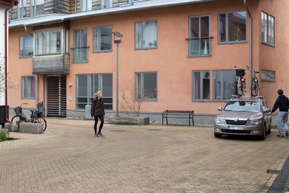 Cars are not necessary in Vastra Hamnen, with an overall total of .7 spaces per unit. Those who own cars, park them outside the neighborhood and retrieve them to be loaded up for a weekend outing