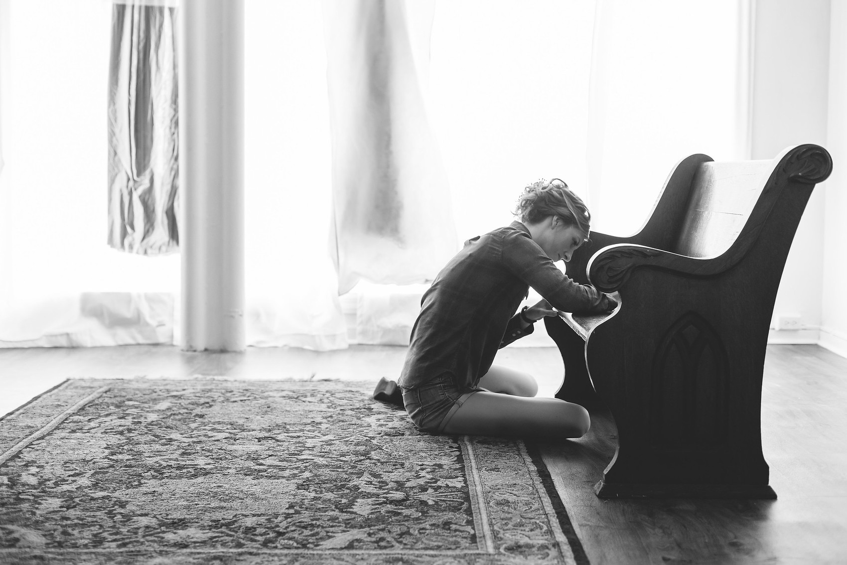 Adam-Szrmack-Bowing-the-white-room-st-augustine-wedding-photographer-5.jpg