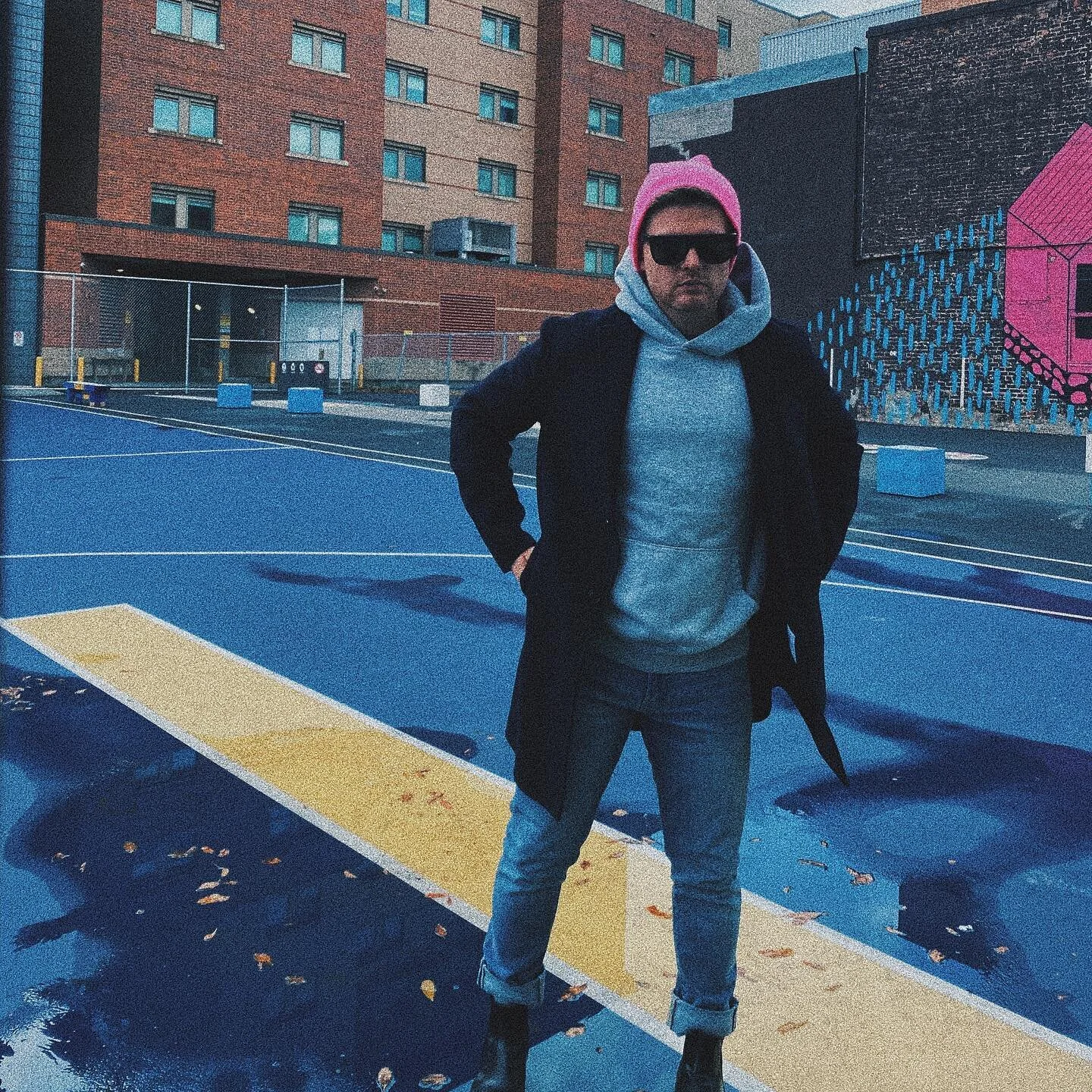 Love this little launch of giving and helping as things get colder ( not a huge fan of the cold, I&rsquo;m a sun baby. )

Giving Garments @locallaundry 
Buy a toque or socks and they donate one to a homeless organization across Canada. 
#thecanadianw