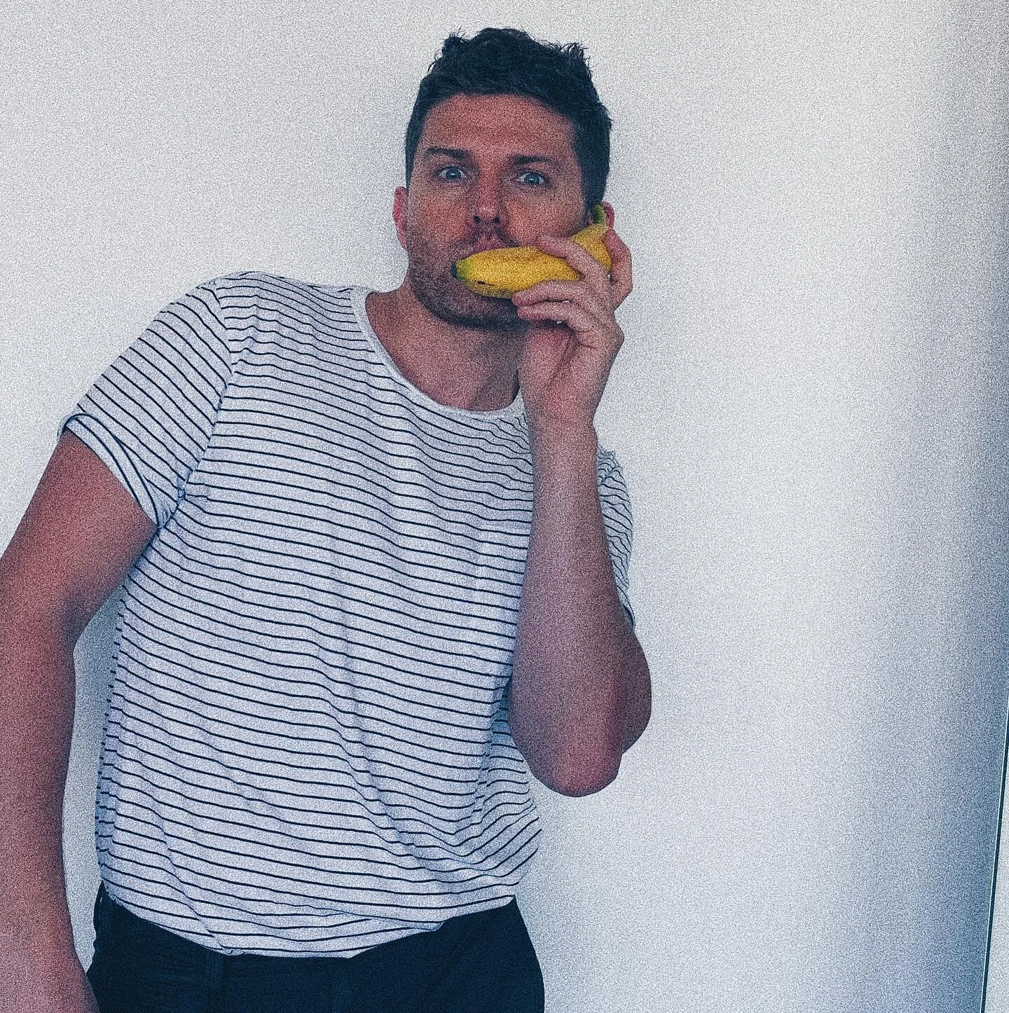 NEW PHONE WHO DIS 🍌