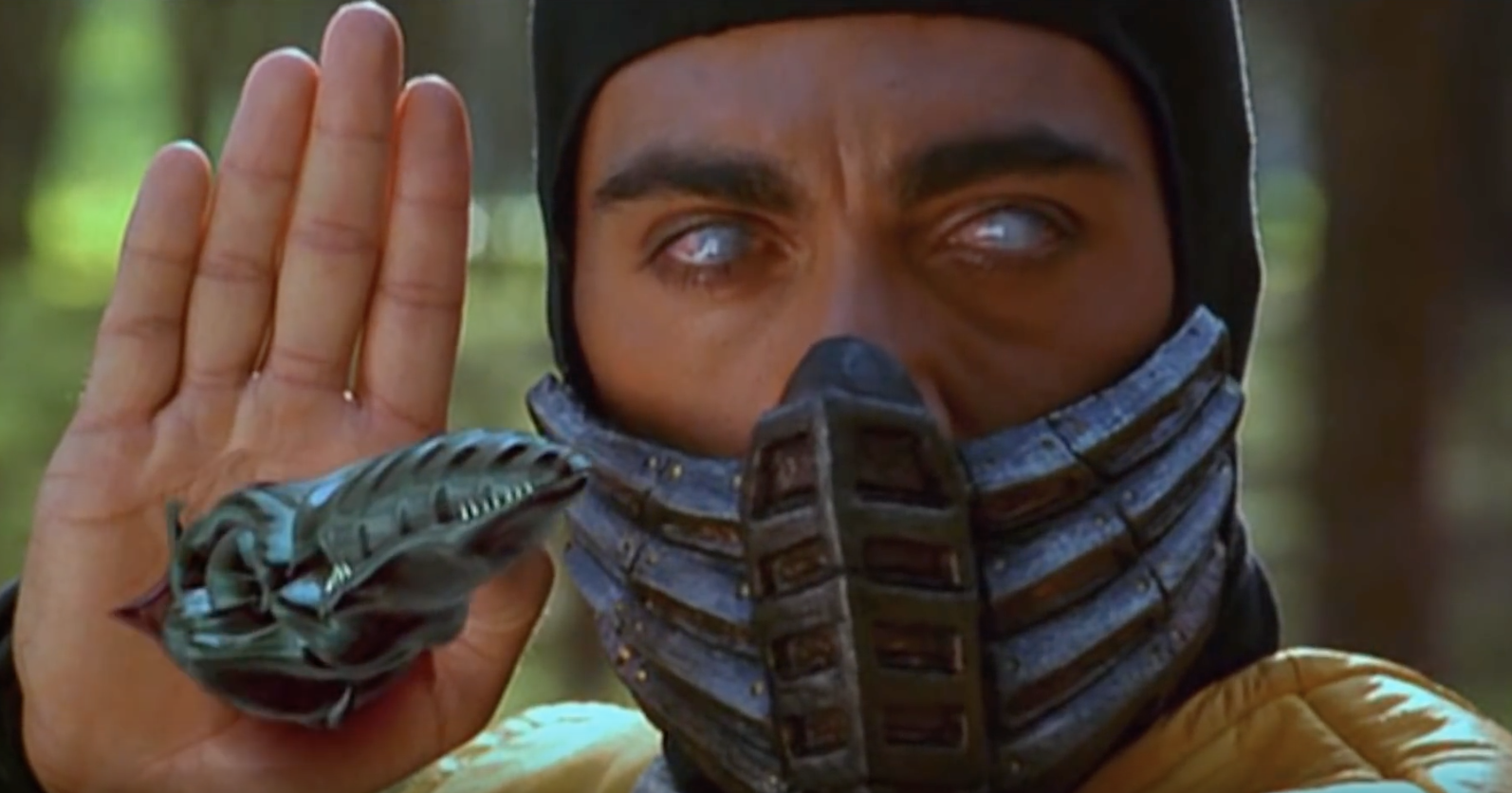 The adaptation of the fighters in Mortal Kombat is faithful to the video game.