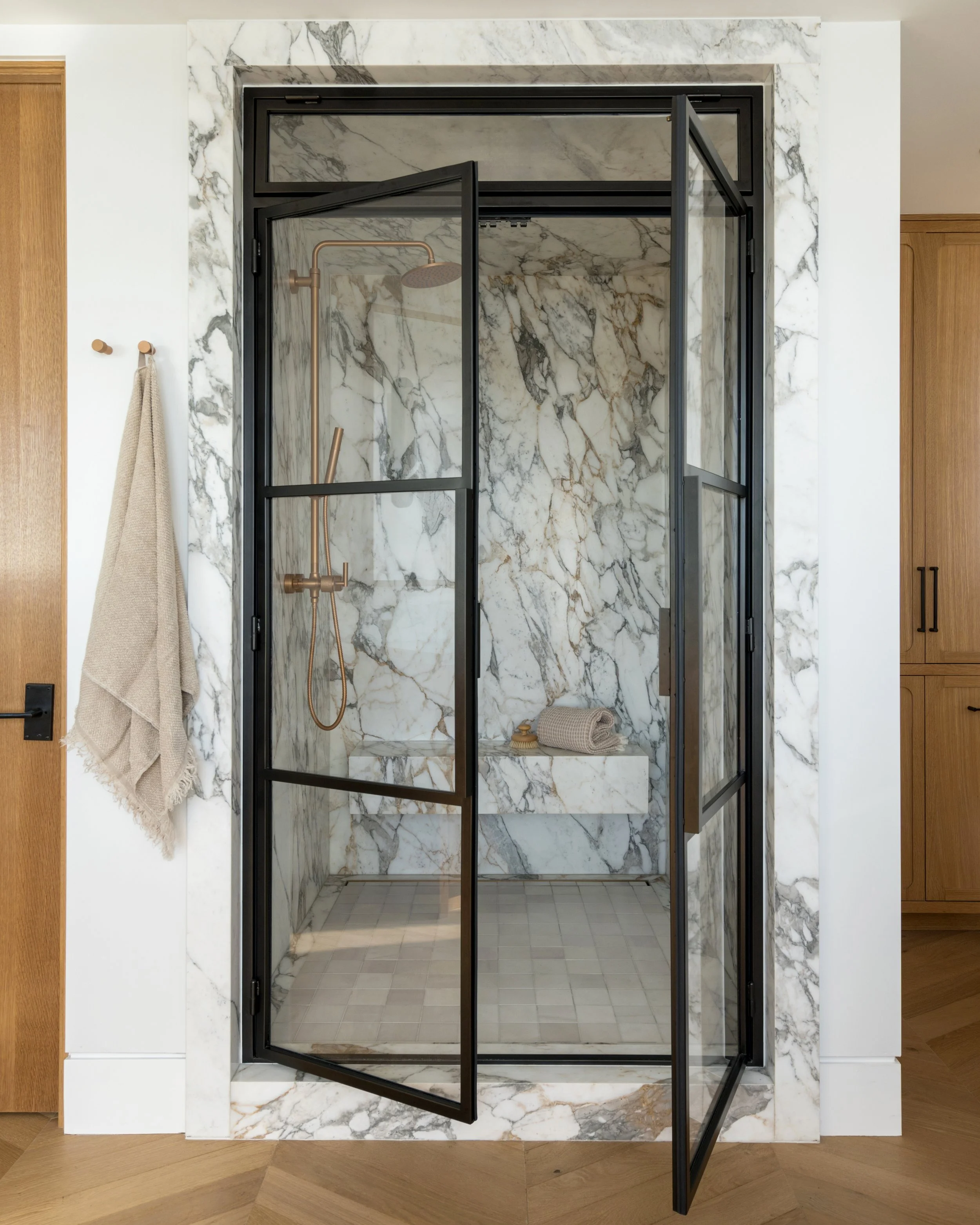 FIXE_Loma_1.16.25_CLea-21 SHOWER DOORS.jpg