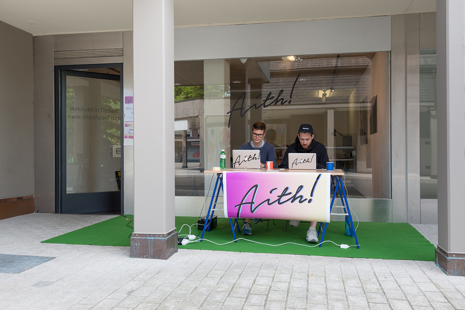 Indergand & Rauber vor dem Vereinslokal von Art in Thalwil!