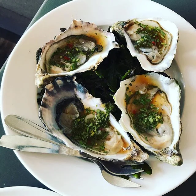 A truly delightful British fish feast at @westernslaundry tonight. Those Jersey oysters (a best fish fave!) were outstanding! And mussels like butter. πͺ #eatlocal #happyfishtastebetter