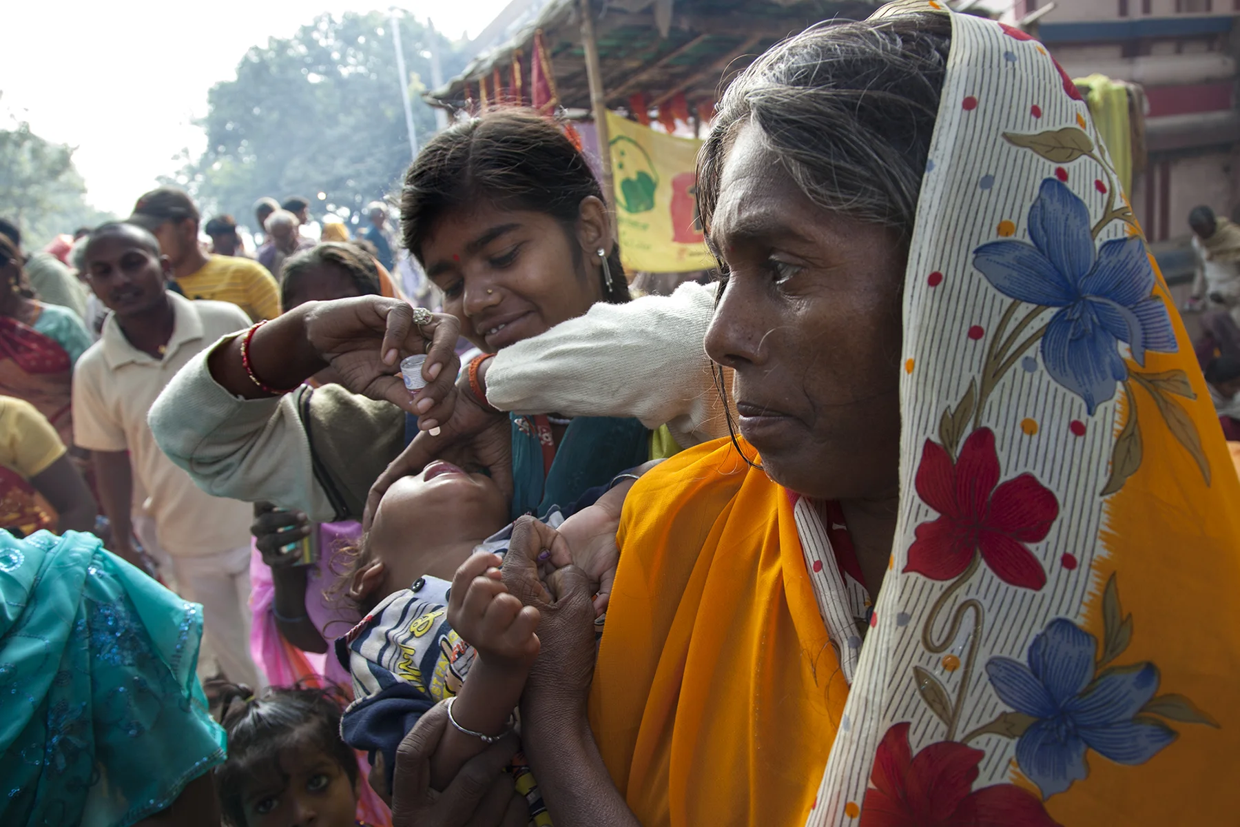 PHOTO 2_Health Worker Administers Polio Vaccine_India.jpg