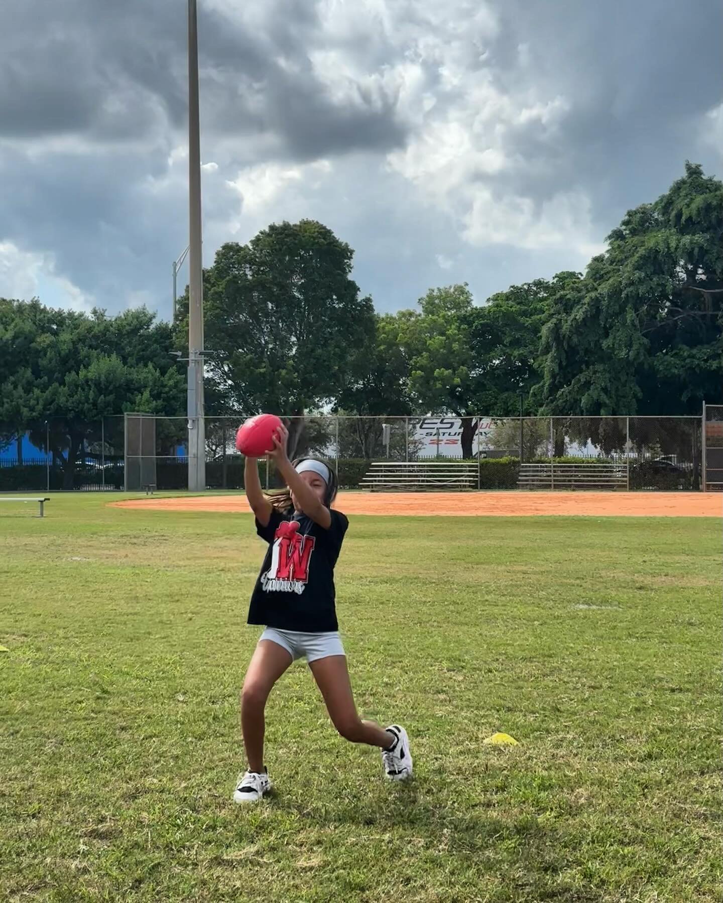 Week one in the books for our after school flag football groups in Miami! So great seeing confidence soar as kids who have never played before, learn to catch, run routes and throw! 

#huddleupmiami #gamedayready #confidence #305 #afterschool #footba