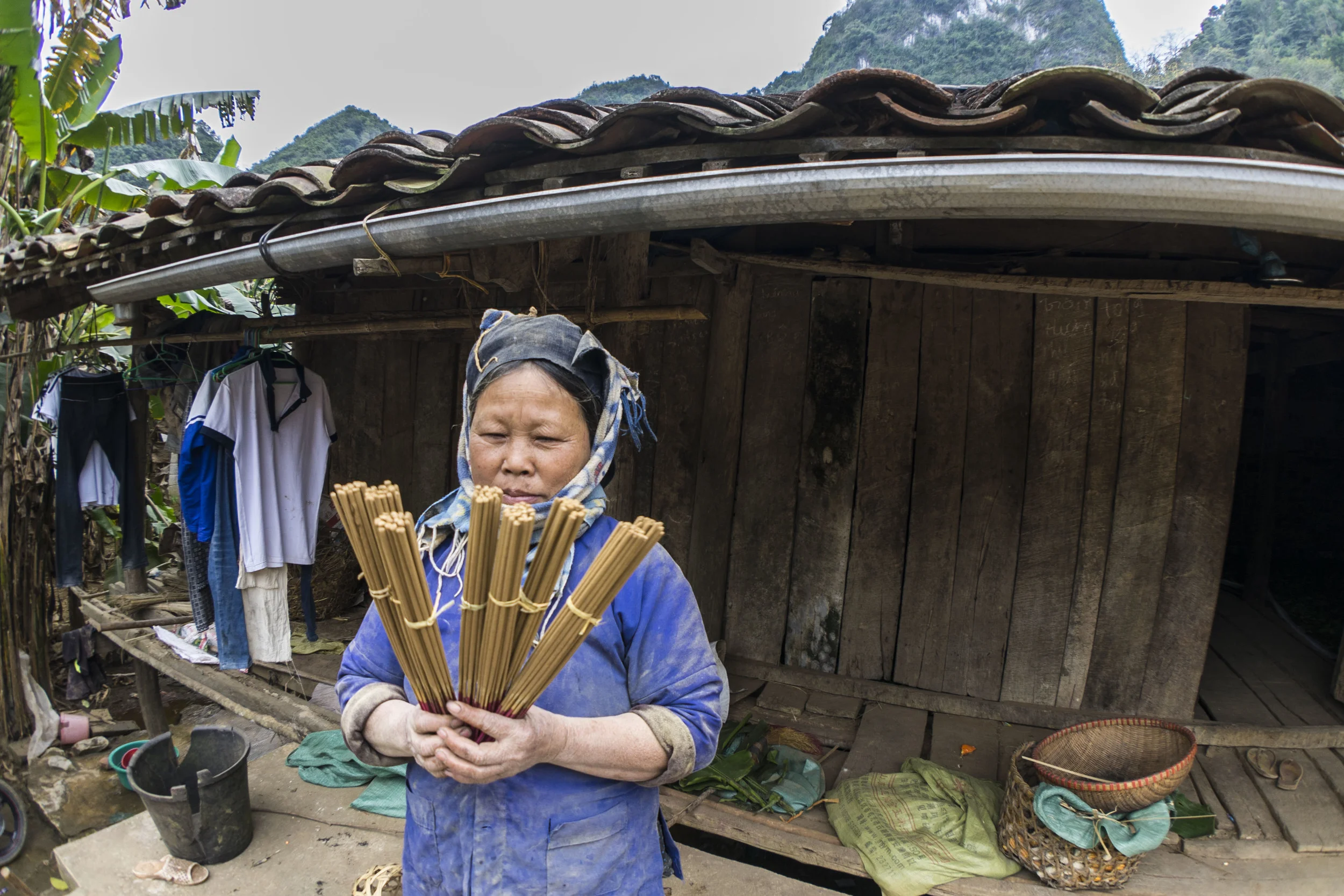 CAO BANG VILLAGES, NGUOM NGAO CAVE AND BAN GIOC WATERFALLS