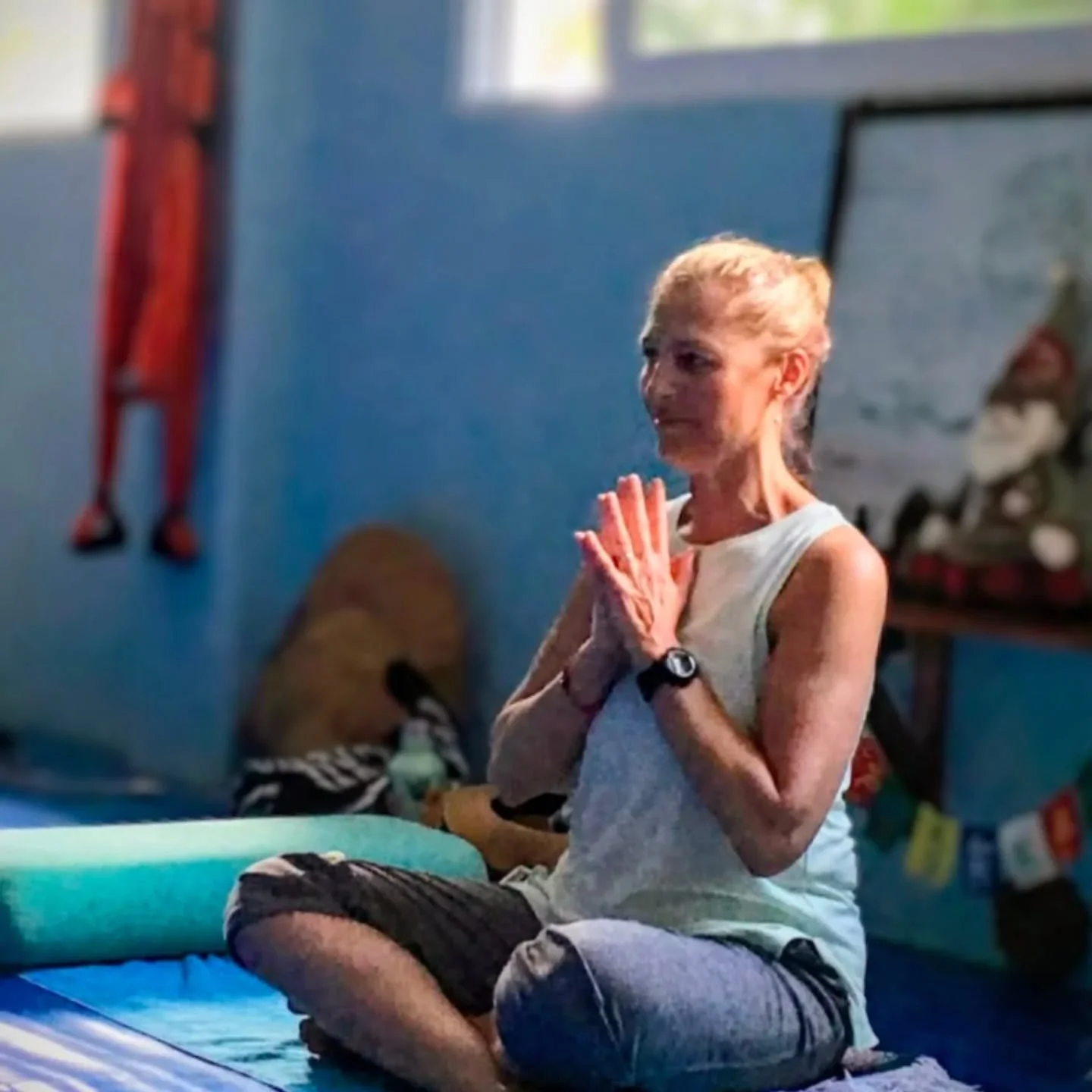 Kim won't be back teaching till the spring session so will have to wait for a couple weeks to visit her class. 

Will be worth the wait!  Check in tomorrow for some FREE class news though! 

Kimberly focuses on body alignment, mobility, and active li