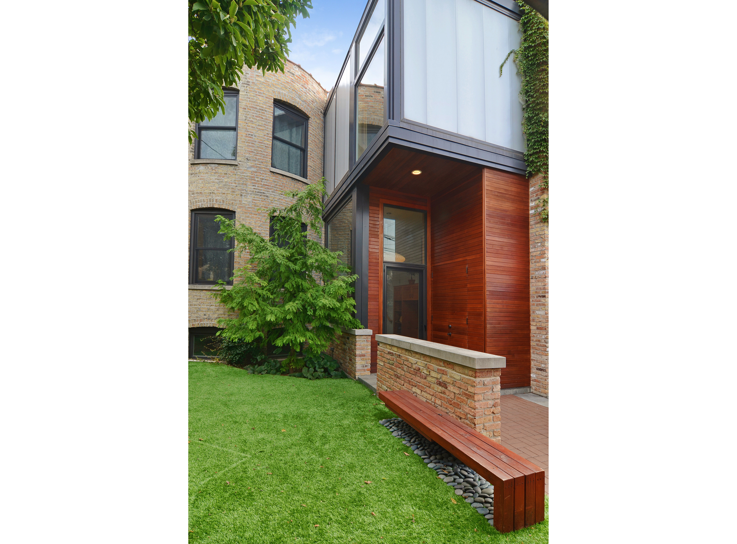 Wrigleyville Residence