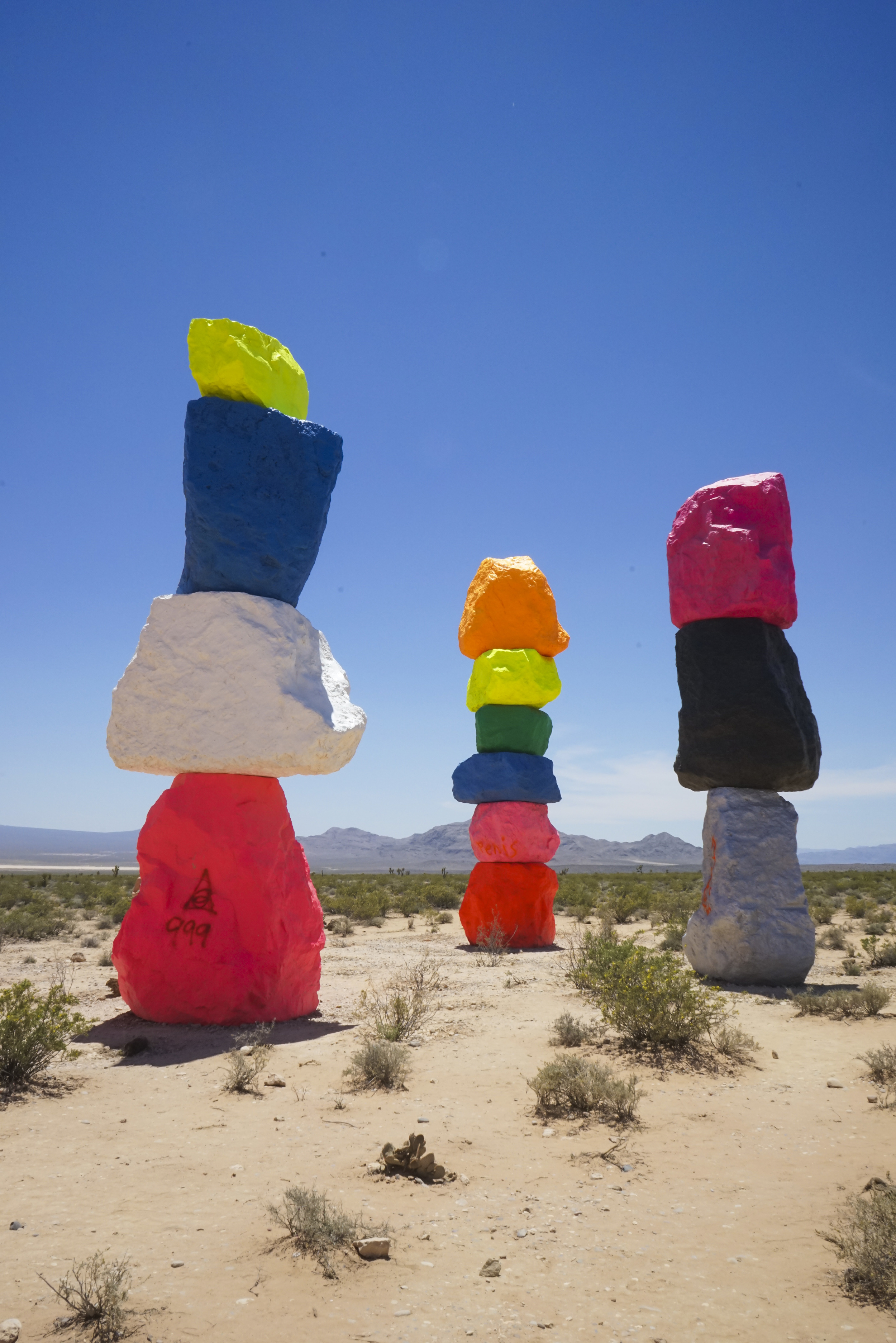 Seven Magic Mountains, Nevada - Shannon Did What?