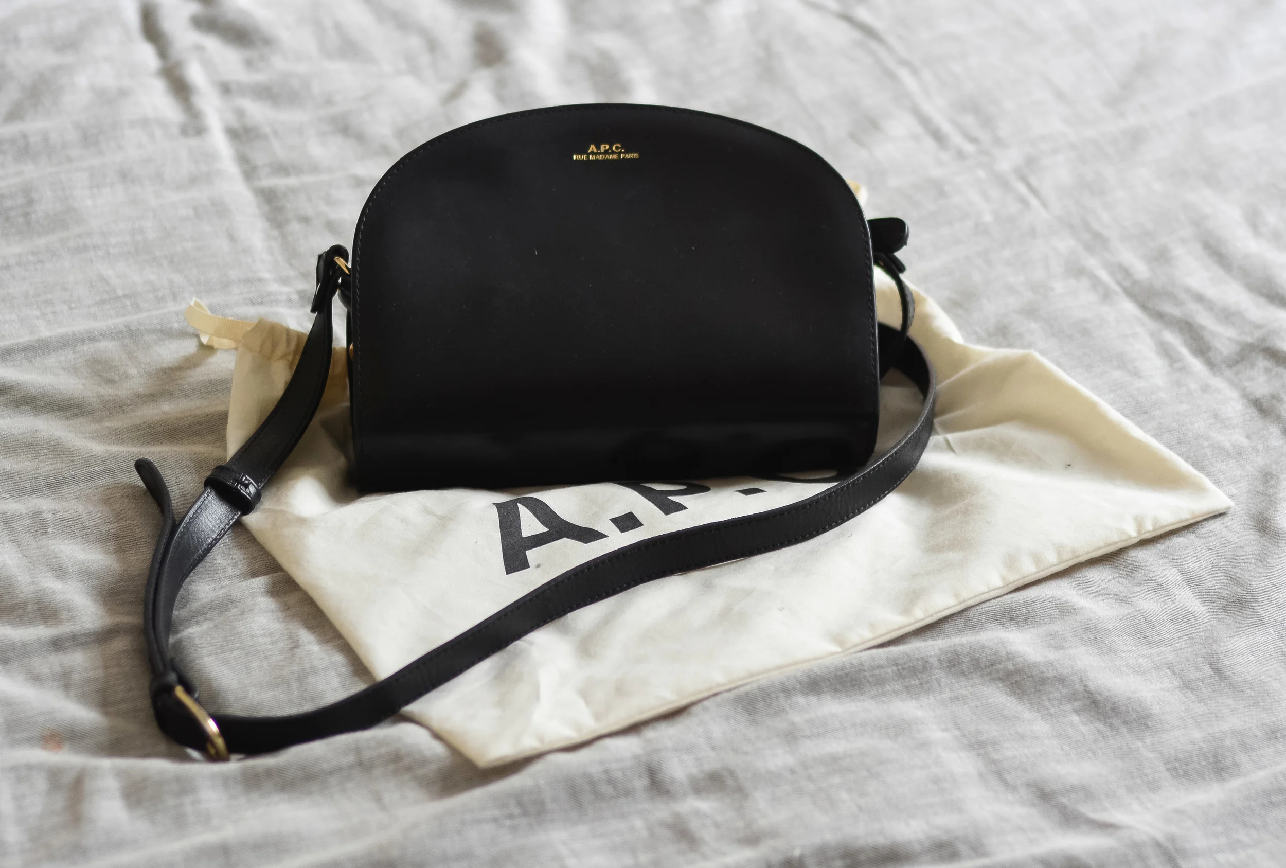 apc sling bag
