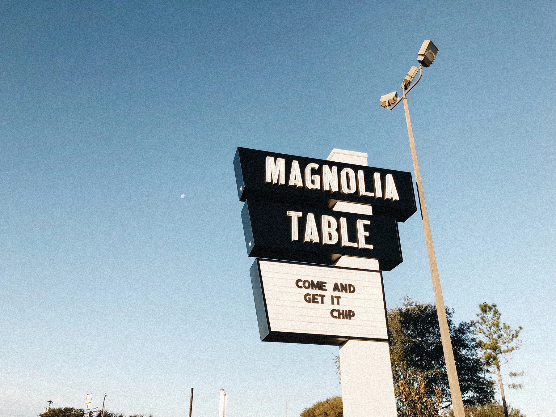 magnolia-table_signage.jpg