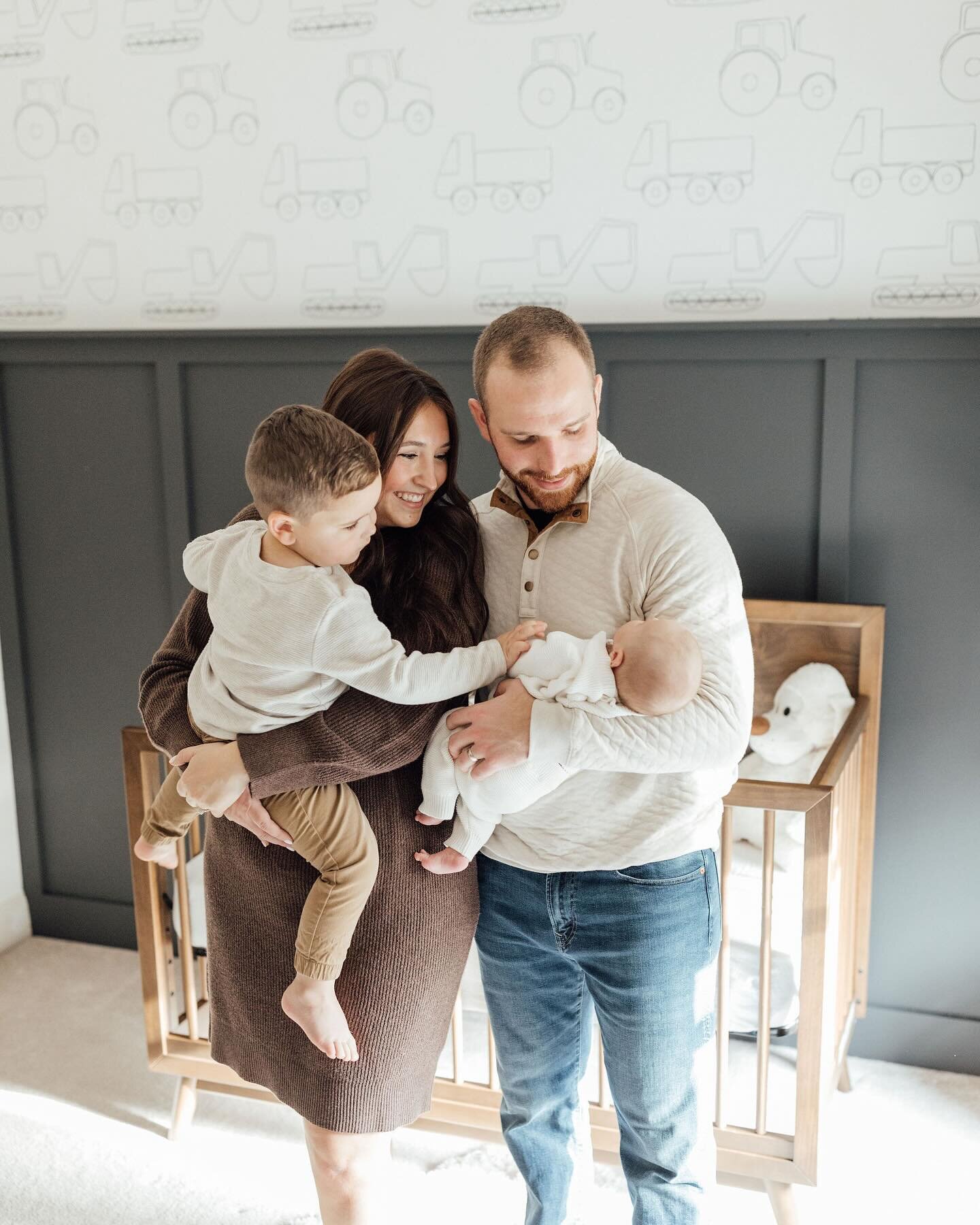 Family, the most beautiful blessing you can ever receive. 

I absolutely loved working with the adorable Valente family, once again! It&rsquo;s always such a treasure to be able to document families and it&rsquo;s even sweeter when you&rsquo;re ask t