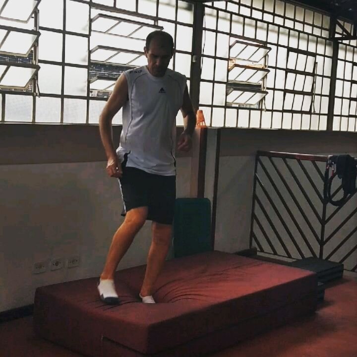 Colch&atilde;o alto parece f&aacute;cil, mas n&atilde;o &eacute;!