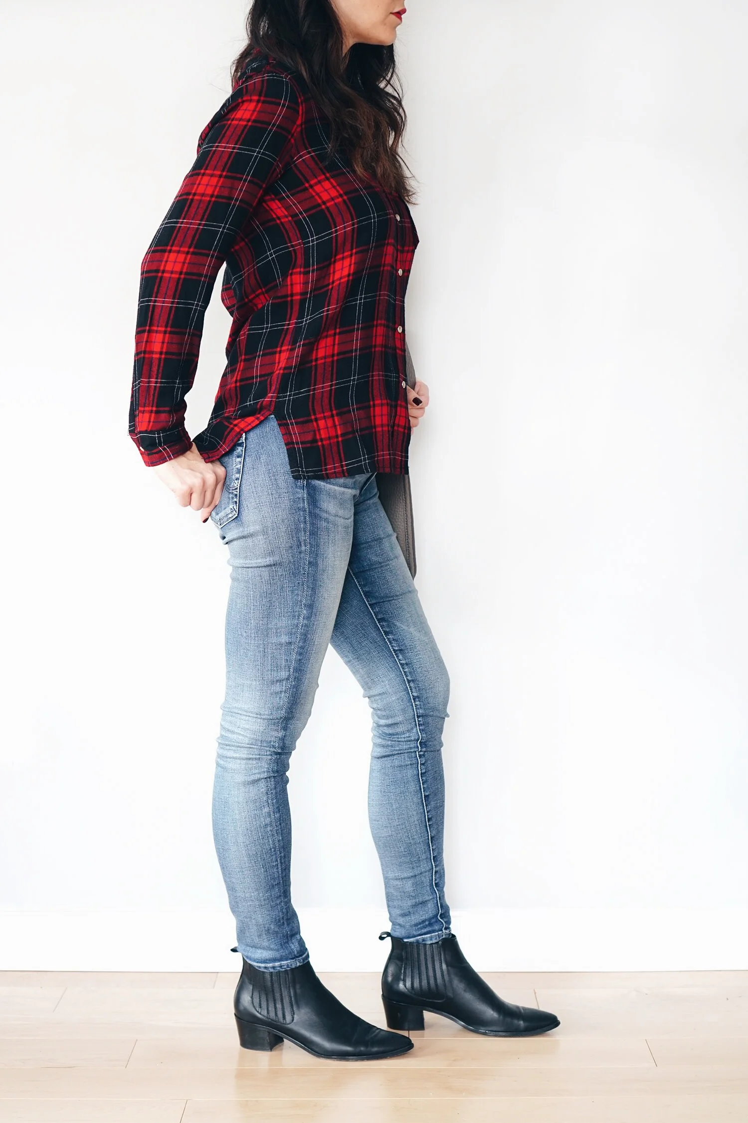 01_ConcealedCarryOutfitWomen.jpg