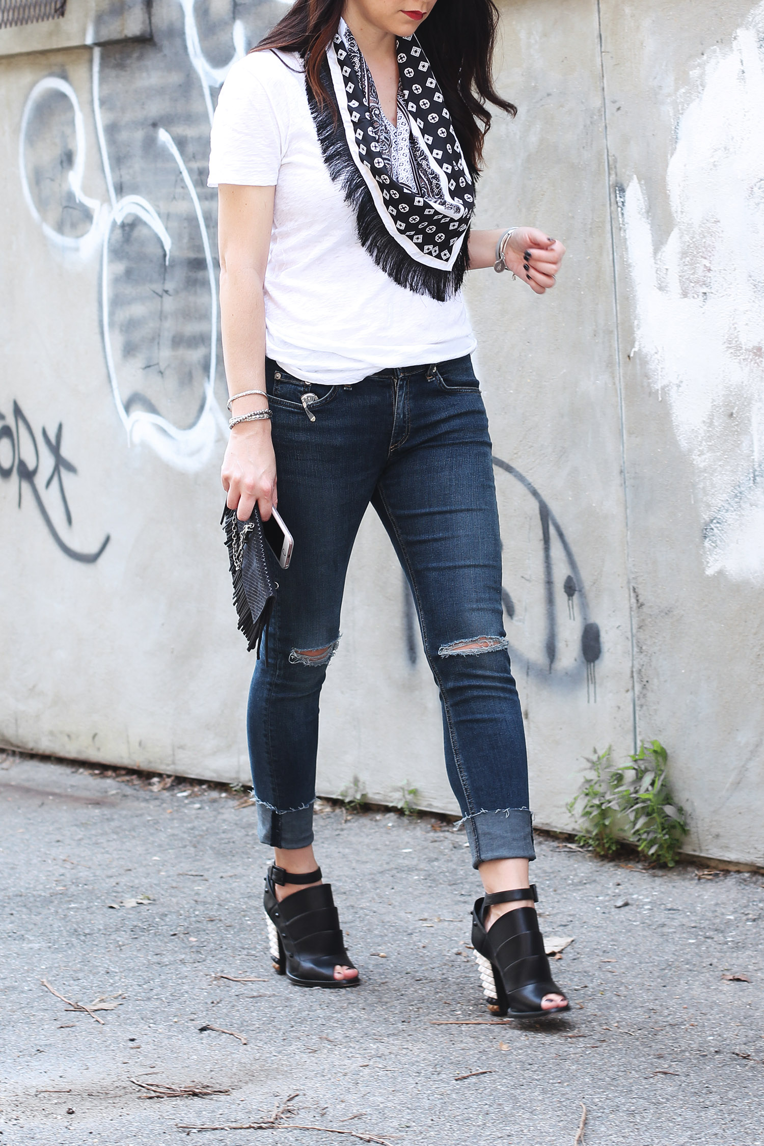 How To Style A White T-Shirt