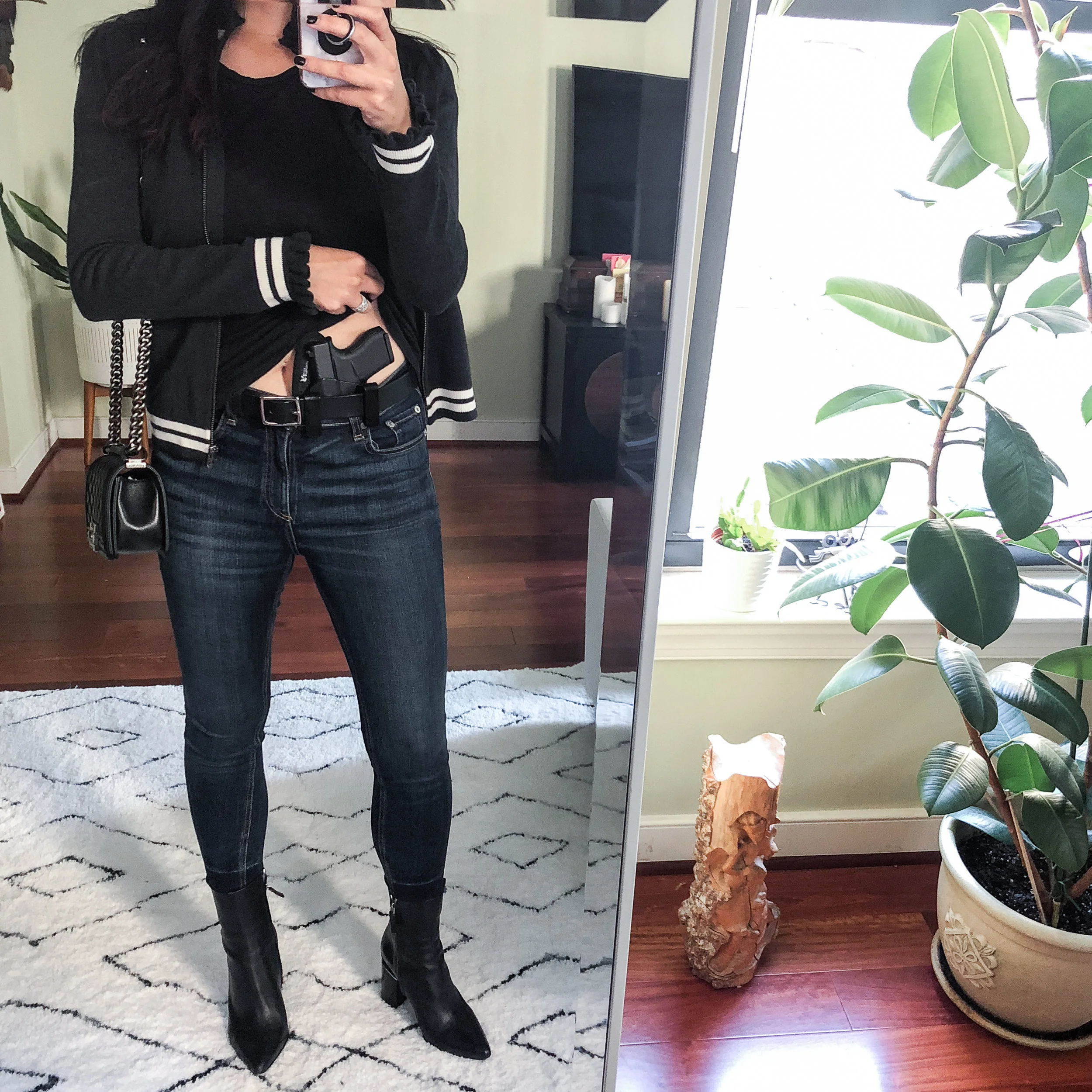 Glock 43 | StealthGearUSA Appendix Ventcore Holster | Belt (we had one rather chilly night in June, otherwise I wouldn't be this layered up LOL)