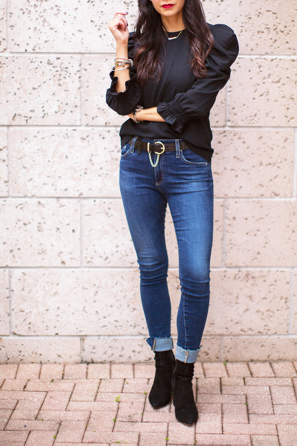 Cute jeans look with chain belt