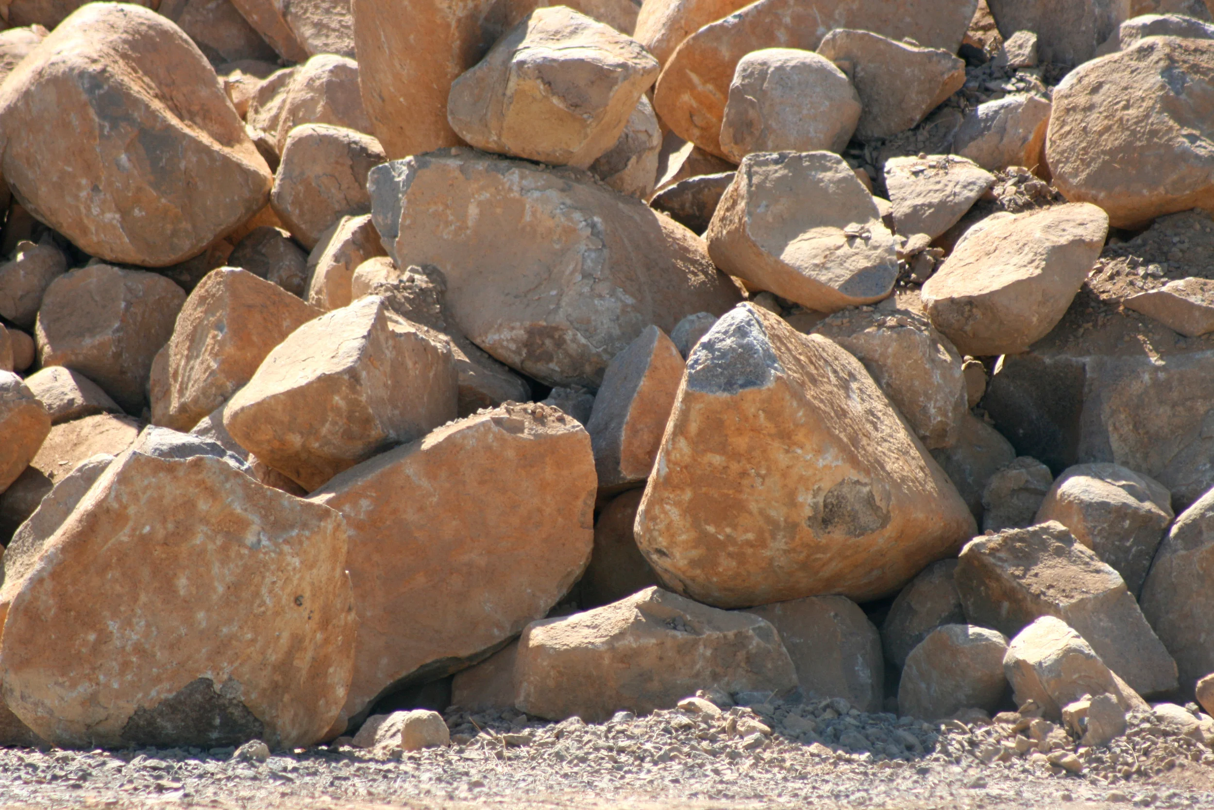 Landscape Rock $40/ton* *does not include machine loading fees