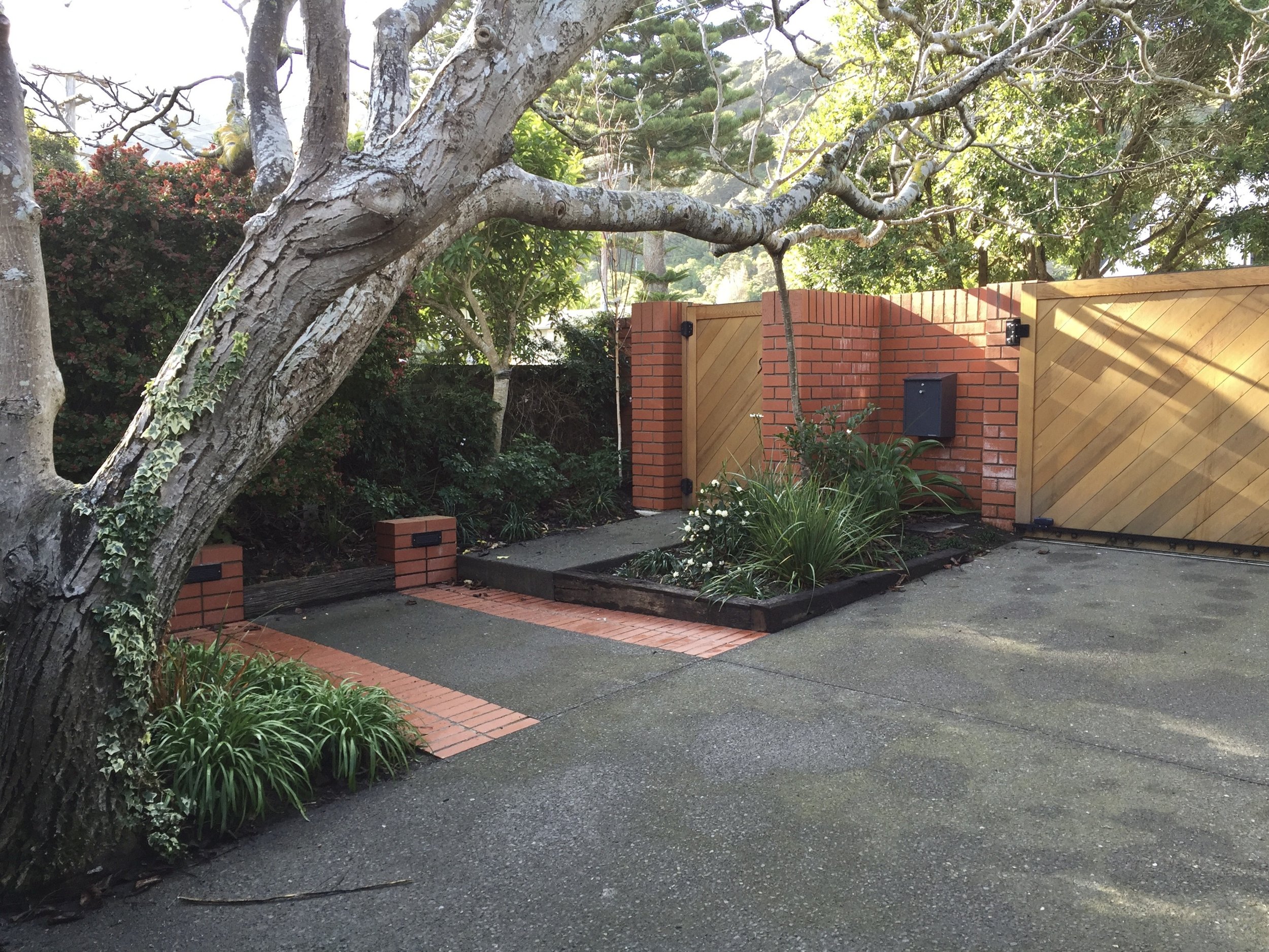   Landscape Design &amp; Contracting   Residential and Commercial – Wellington - Kapiti Coast   Services  