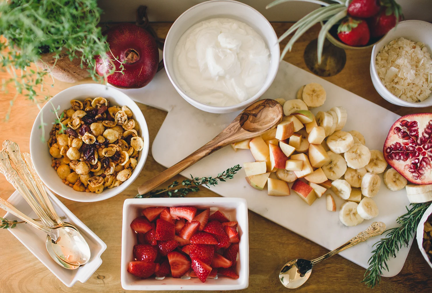 How to Create a Breakfast Bowl Bar | Entertaining