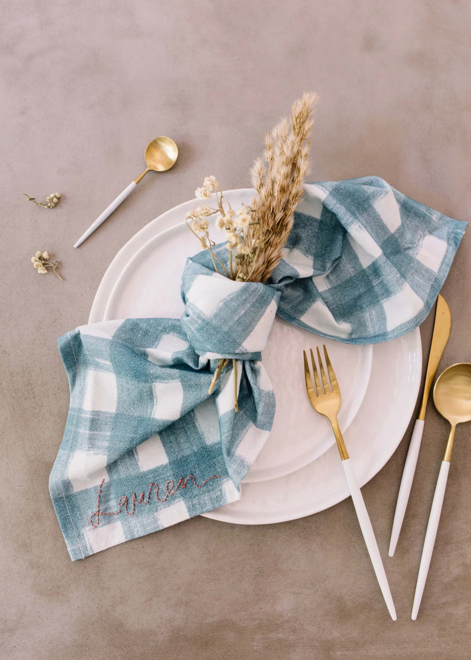 Embroidered Napkins DIY Napkin Place Card — A Fabulous Fete