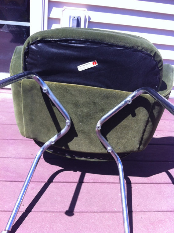 I love Elmer's Spray Adhesive! I even glued the Knoll sticker onto my new dust cover!