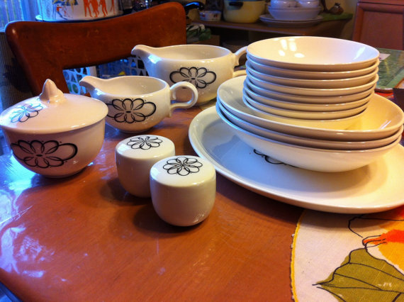 Taylor Smith & Taylor "Spencerian Scroll" also by John Gilkes. I suspect this is a hard one to find also....so I scooped it up. Nice collection includes salt pepper, cream, sugar and gravy boat. 