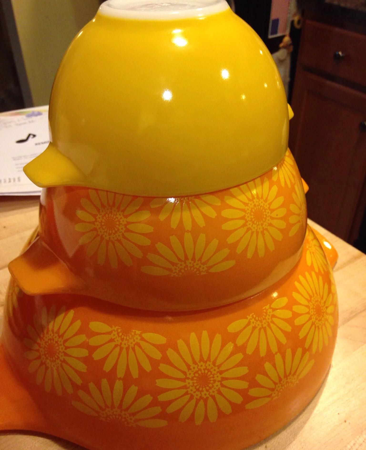 This pattern is quite wonderful! I will source the missing bowl and complete the set before it heads to the shop!
