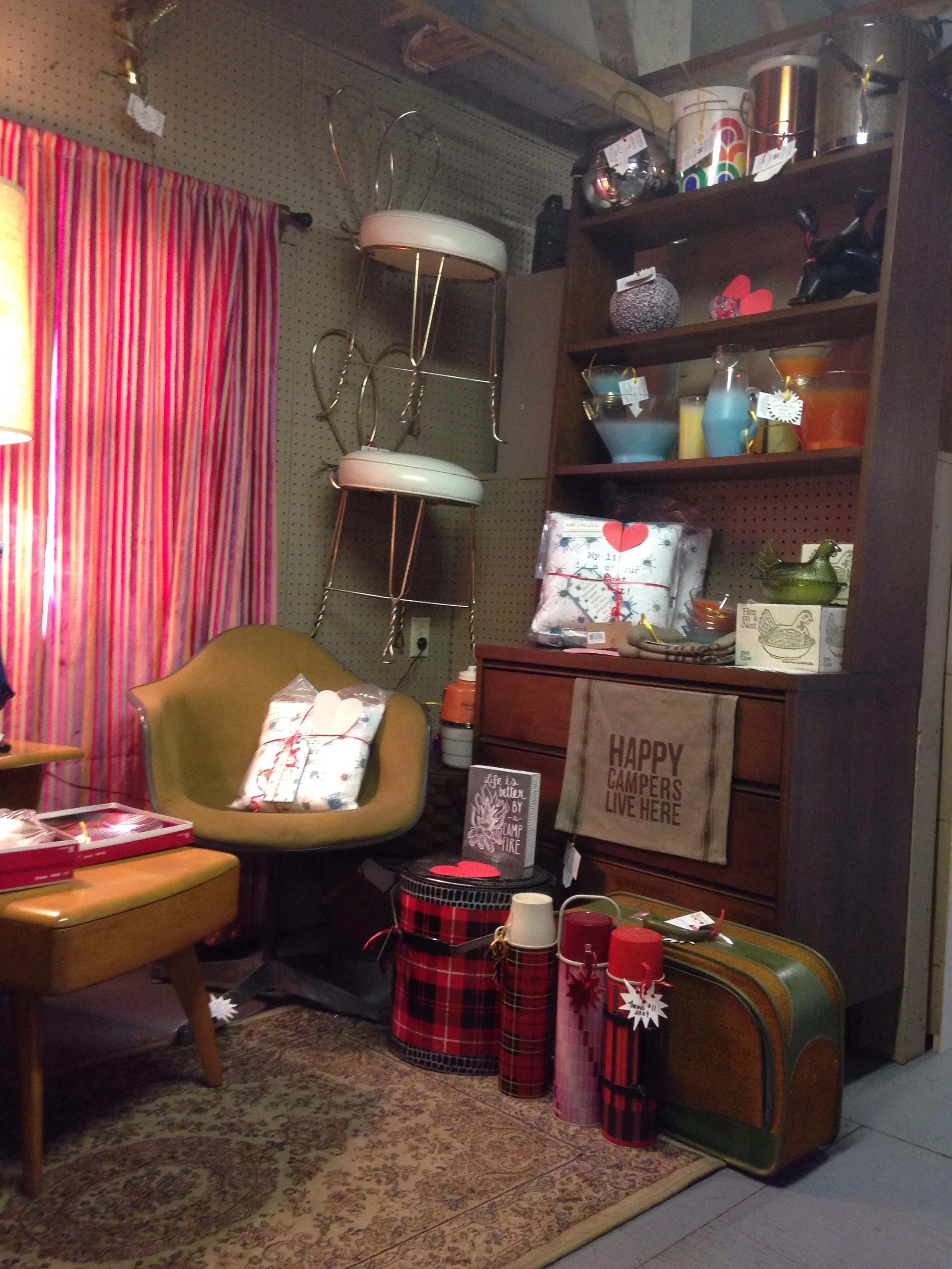That tweed suitcase is new too! Orange/Avocado tweed! 😍