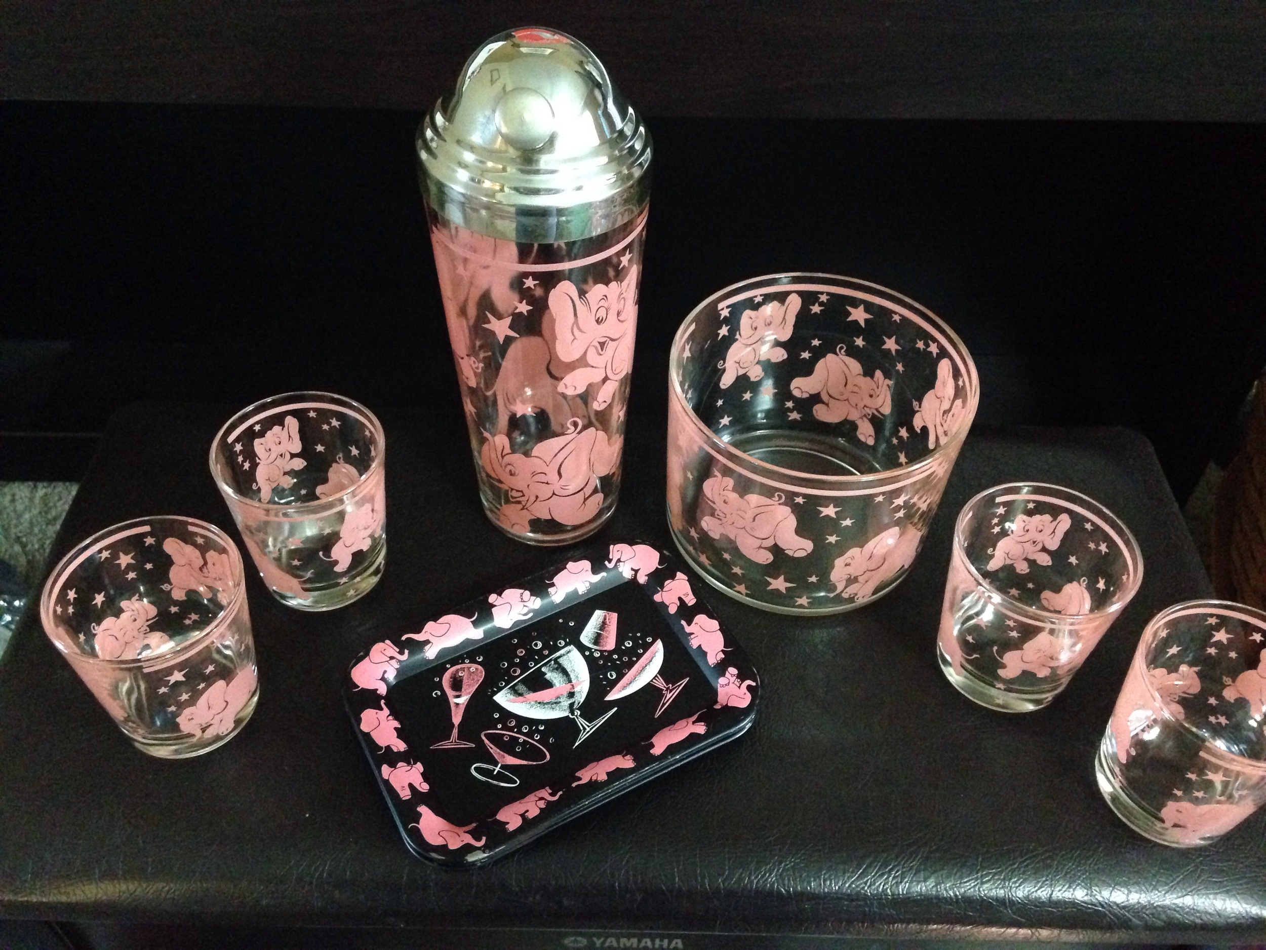 Hazel Atlas Dancing Pink Elephant bar set! Gorgeous and in excellent condition! Includes matching tip tray set. 