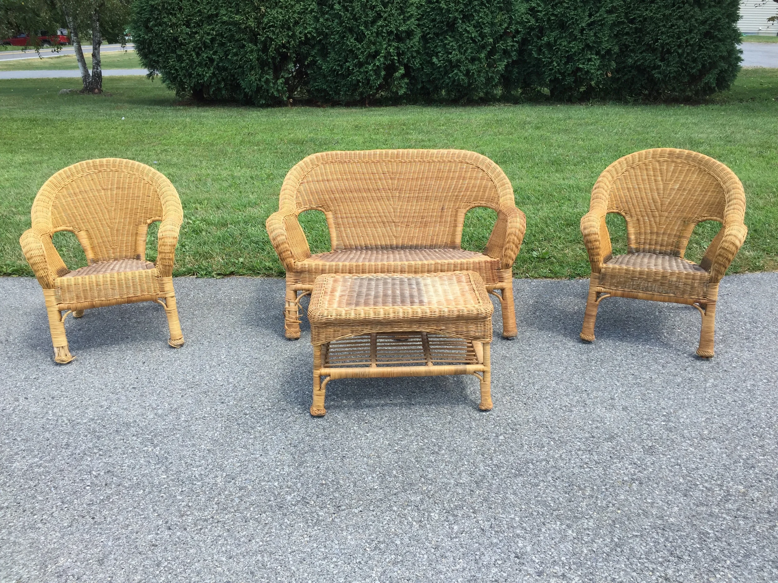 Great wicKer set. All wood/reed construction perfect for a sun porch, den, florida room and more. Can be painted If you’d like. Use with or without cushions. I sUspect you may be able to find pre made to fit or Use the ORIGINALS as a pattern to diy.…
