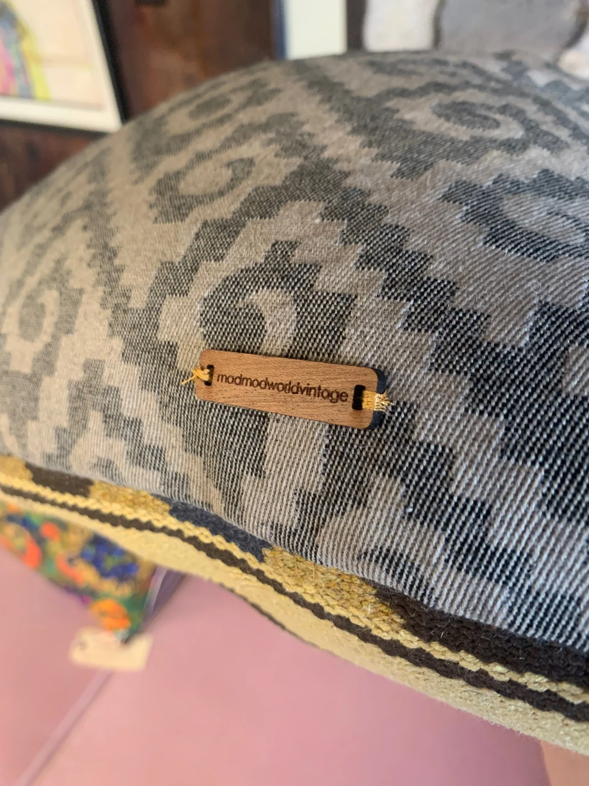 B3E59B2B-AEE9-4E5B-B3EF-FF85C013DC2D