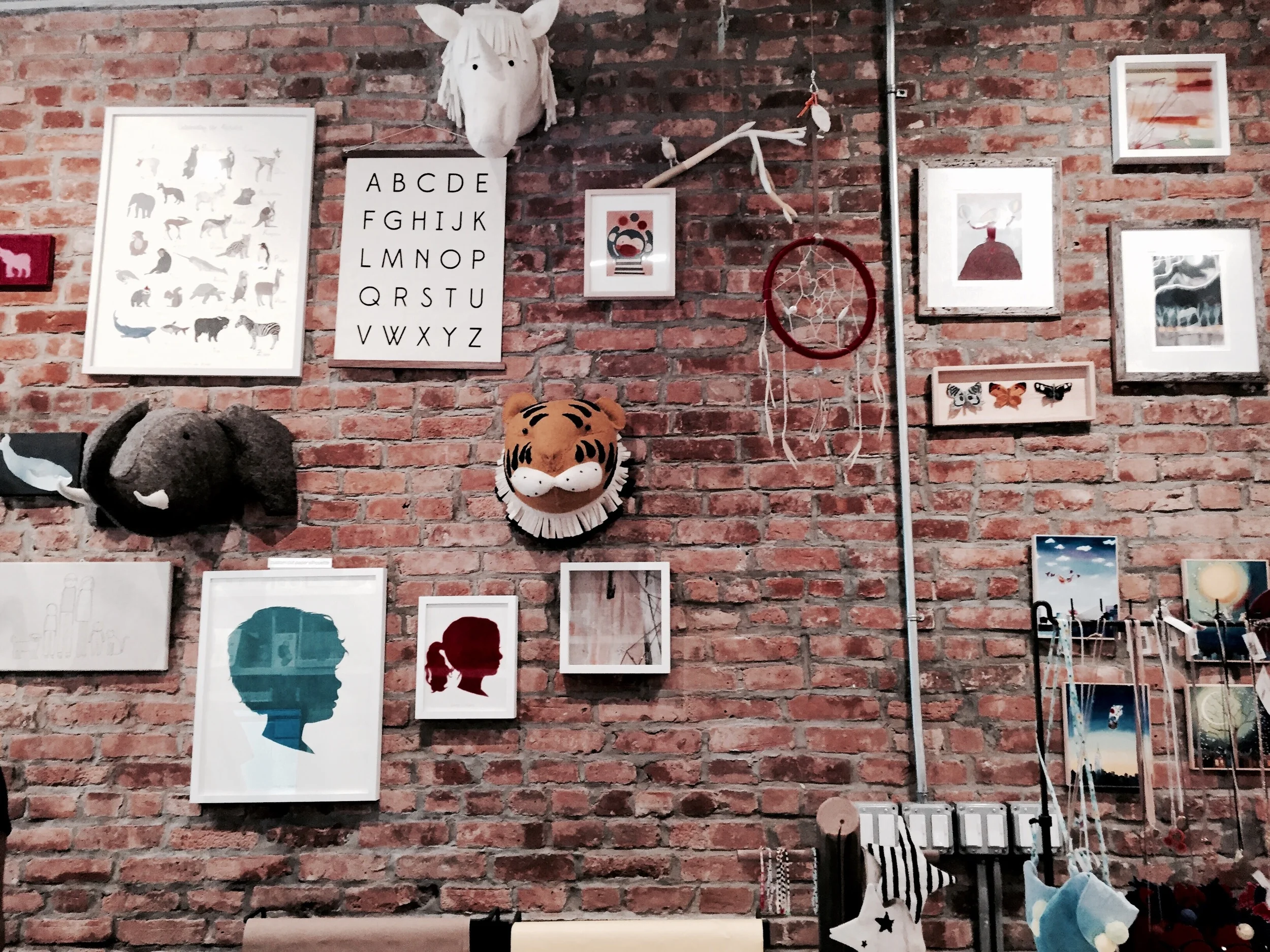 As I walk I saw this wall of arts