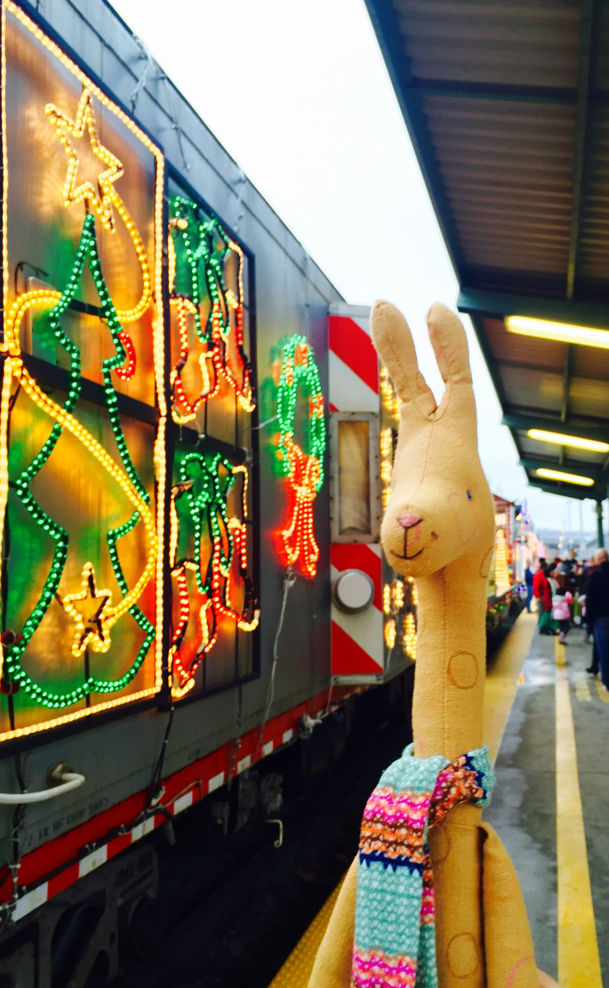 photo | softiescuties "here were no Polar Express to the North Pole, but there was Caltrain holiday train. Close enough for me." said giraffe.