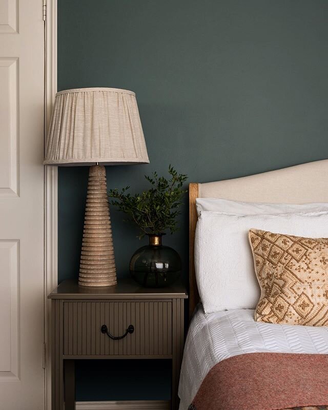 A few months ago I worked on a shoot with @colourtrendpaints using this beautiful green shade for a bedroom scheme. The colour is called Polar Pond (0492) and is a wonderfully rich yet accessible shade of green. Paired here with warm earthy tones in 