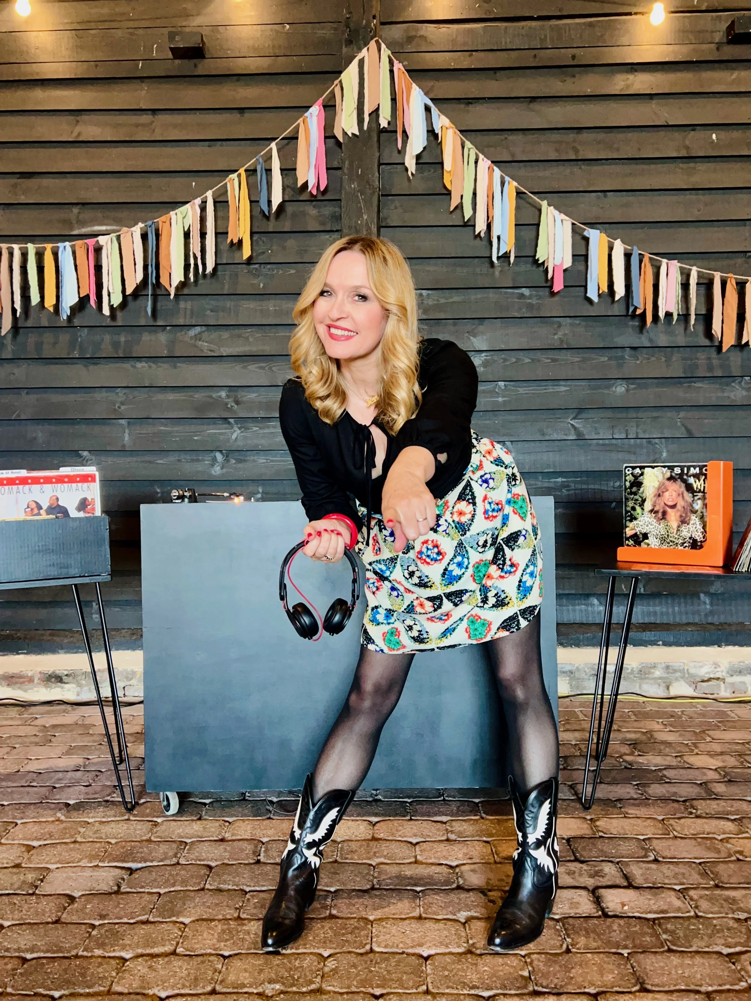 Vinyl Jen DJ, female DJ, Vinyl DJ, London DJ