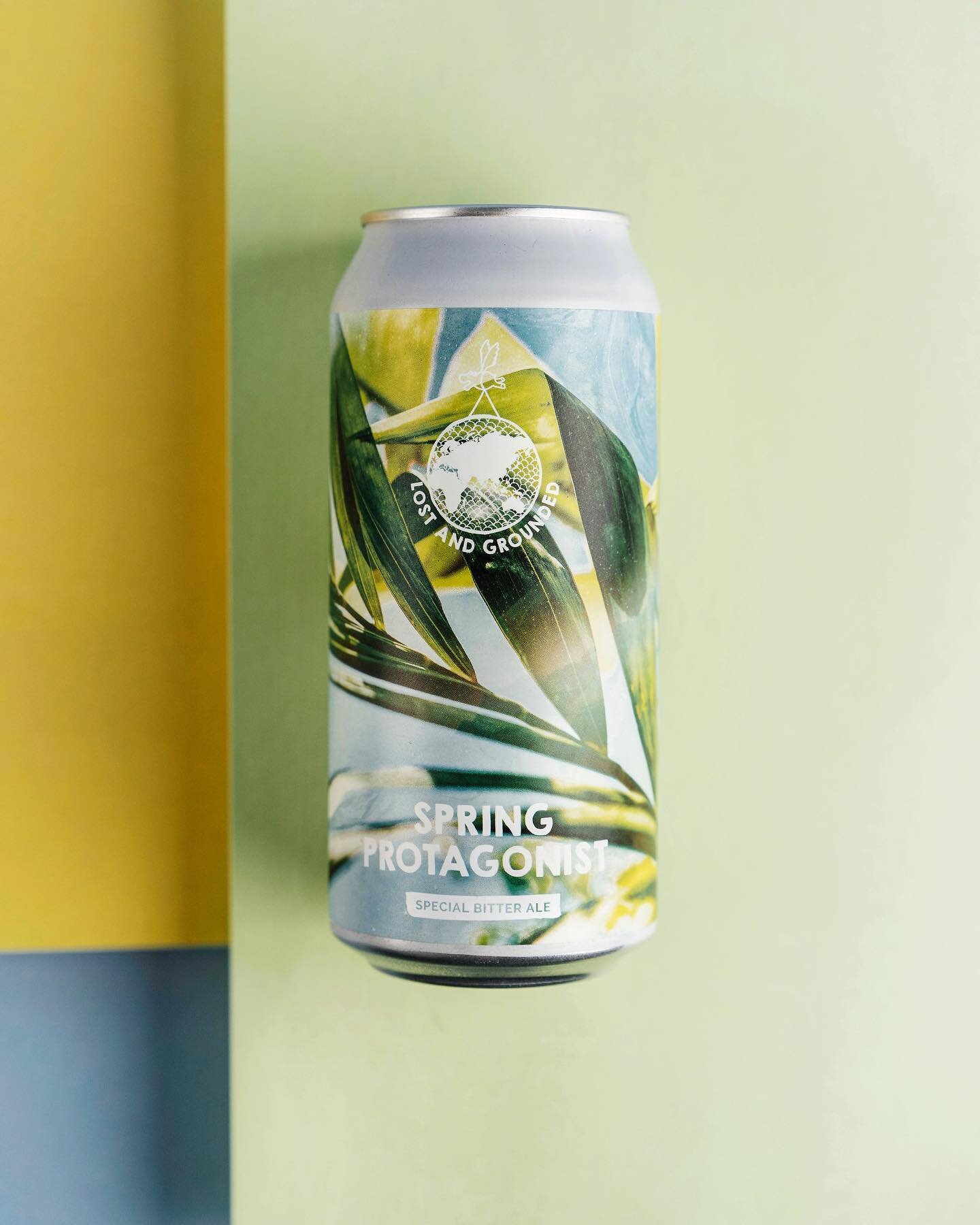 Spring Protagonist / Special Bitter Ale 4.8%. One of my favourite tasting beers this year so far... 🍺Brewed by @lostandgroundedbrewers. 🎨Artwork by me/ @akoradesign. 📷 pic from @niccipeet.
-
-
-
-
-
#beer #beers #labeldesign #brewery #packaging #g