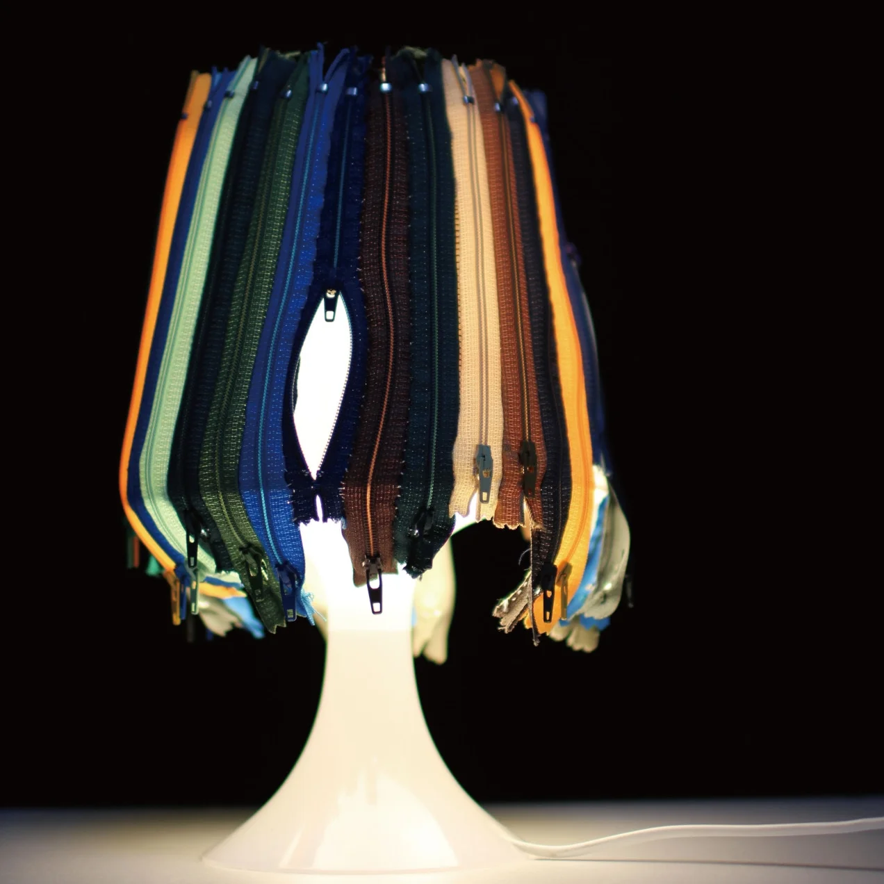 Zipper Light_01.jpg