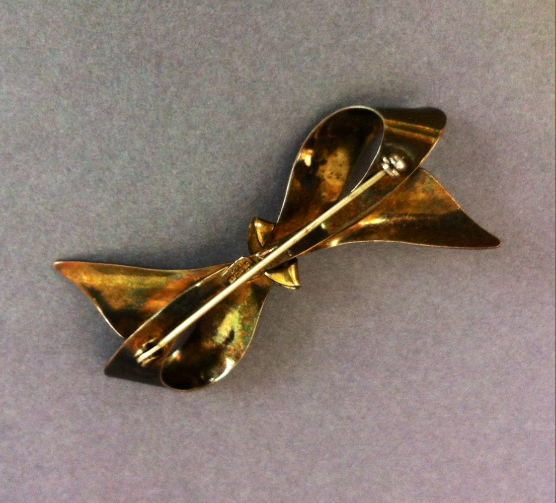 1470SterlingBowBrooch.02.JPG