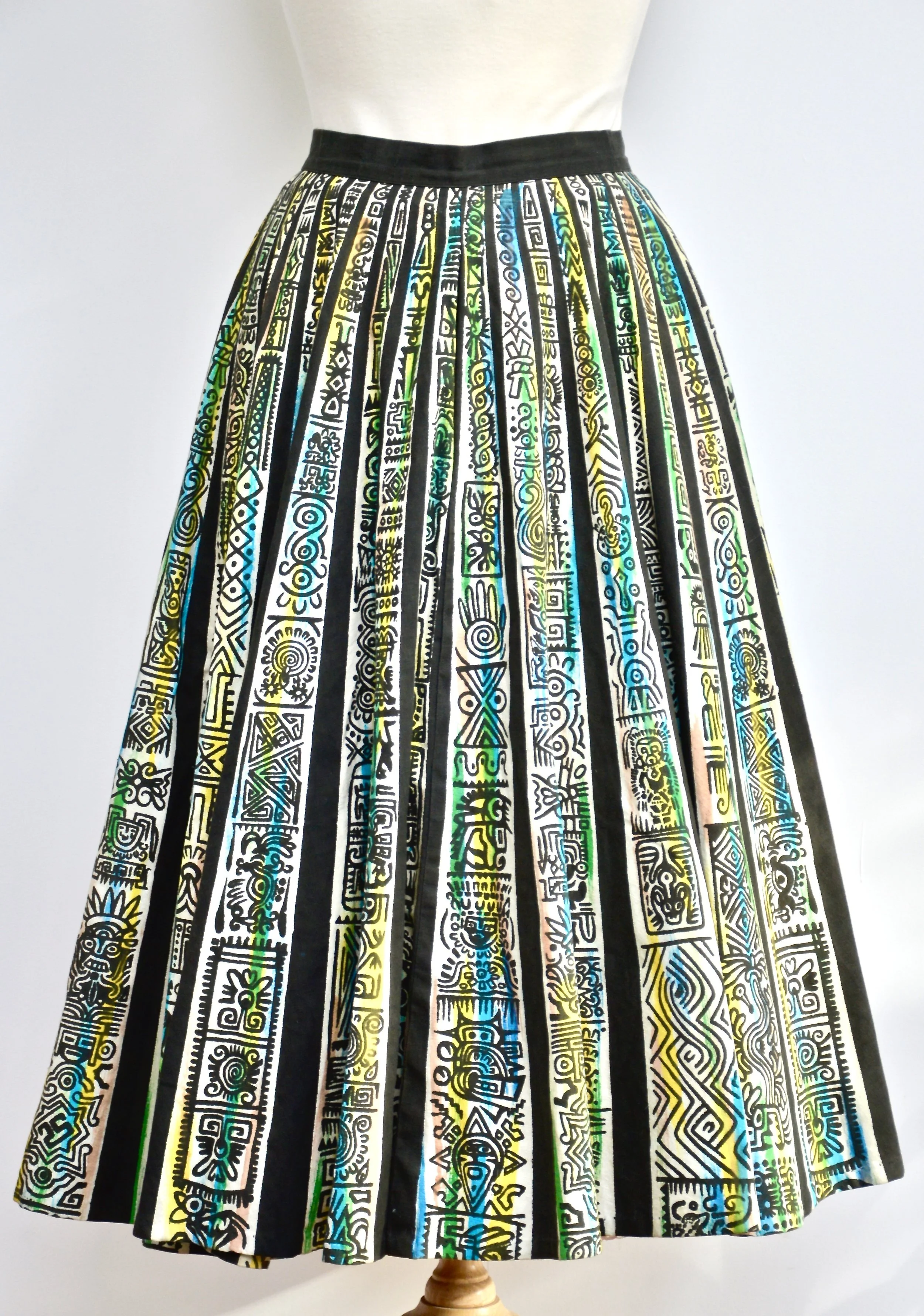 1950s modernist cotton full-circle skirt with Aztec motif. Mexico. Small.