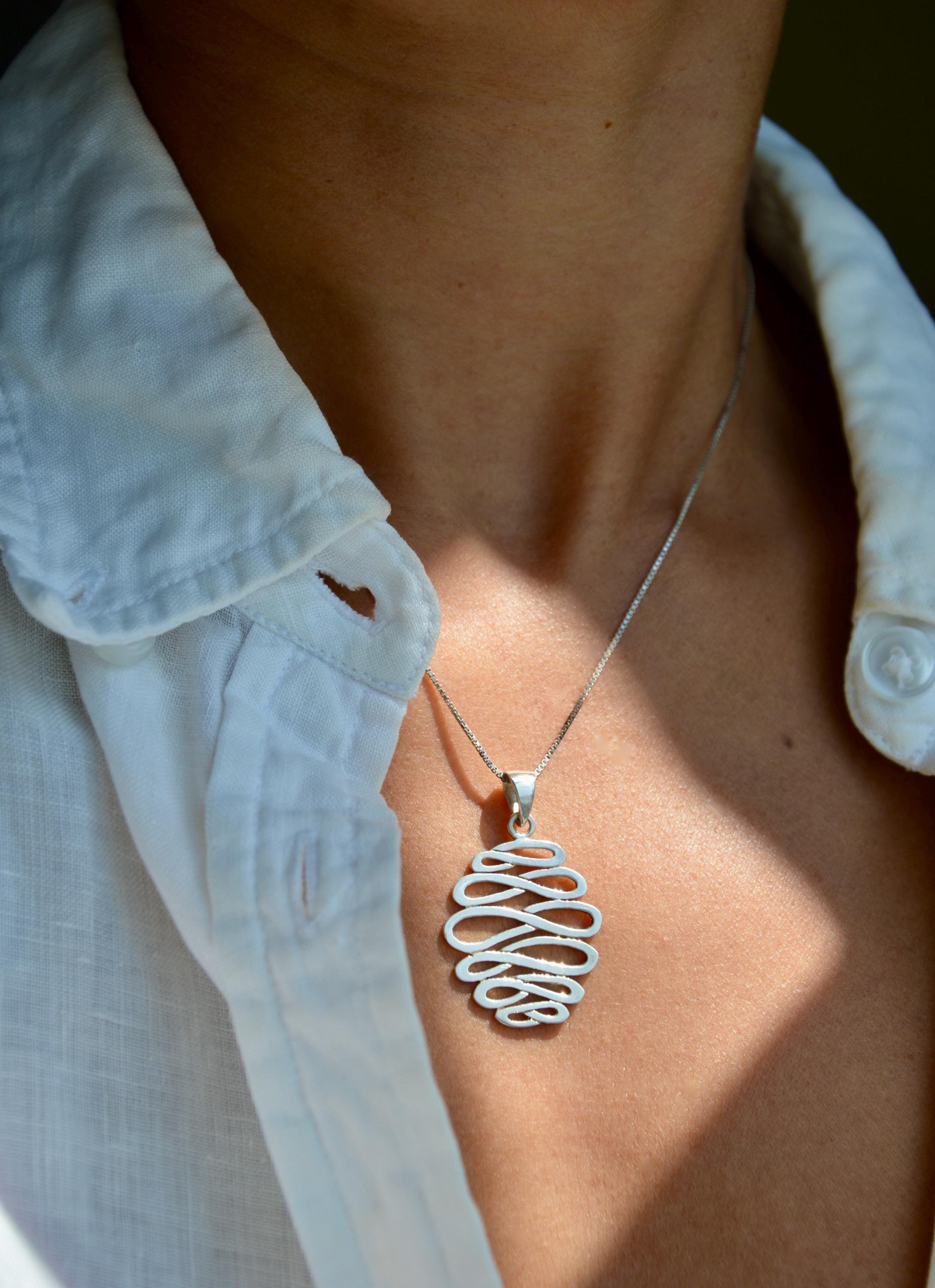 https://i.etsystatic.com/21152721/r/il/6b086b/8272557247/il_fullxfull.8272557247_2ctl.jpg