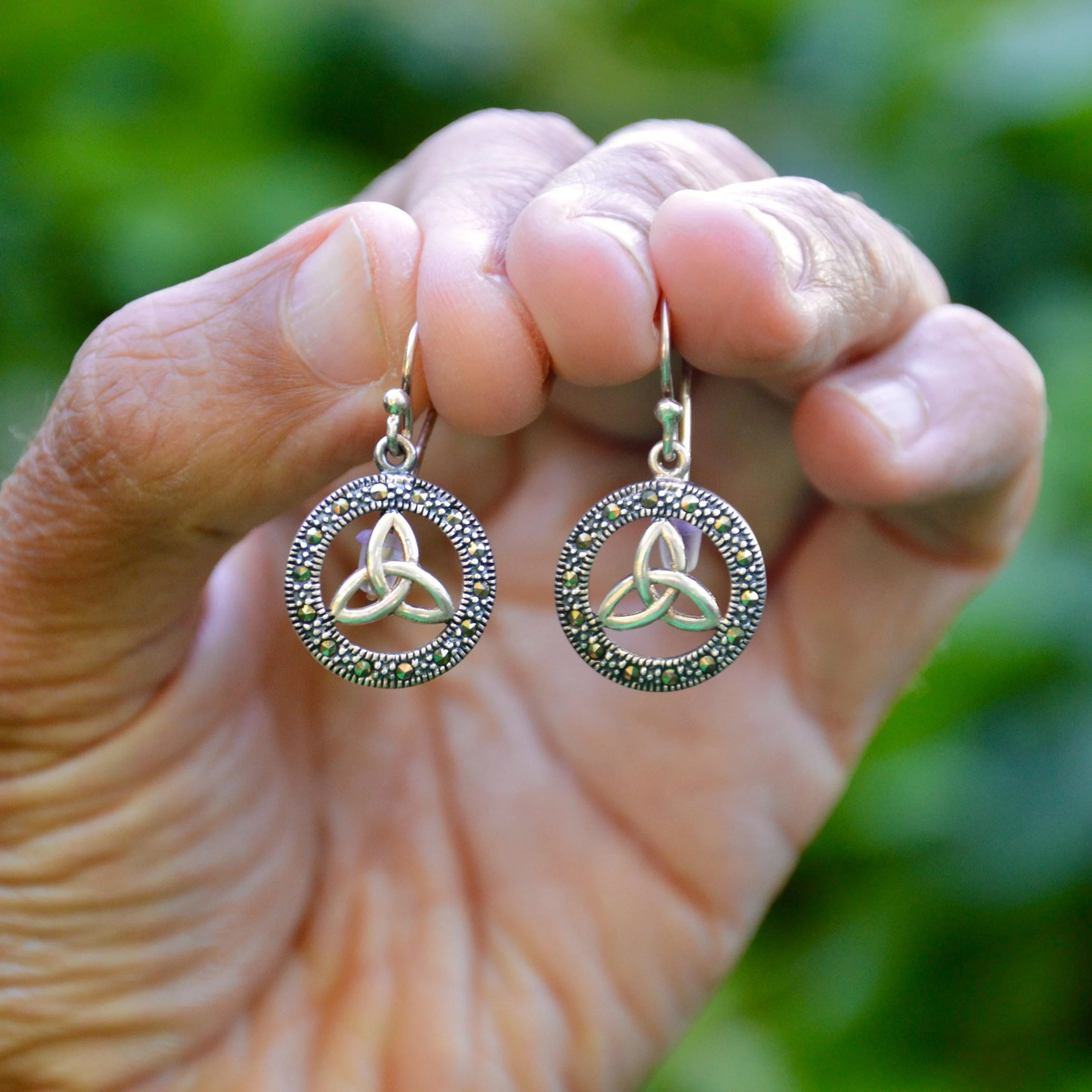 https://i.etsystatic.com/21152721/r/il/25dcc4/8189171492/il_fullxfull.8189171492_ov0t.jpg