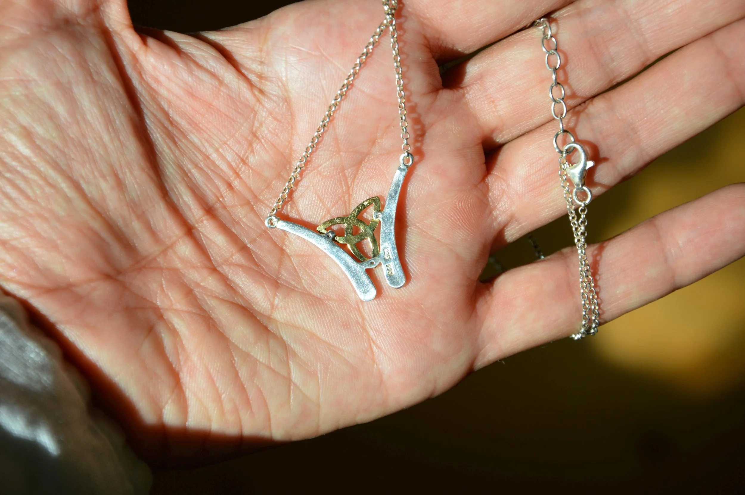 https://i.etsystatic.com/21152721/r/il/2d8dbe/8236621017/il_fullxfull.8236621017_8m1u.jpg